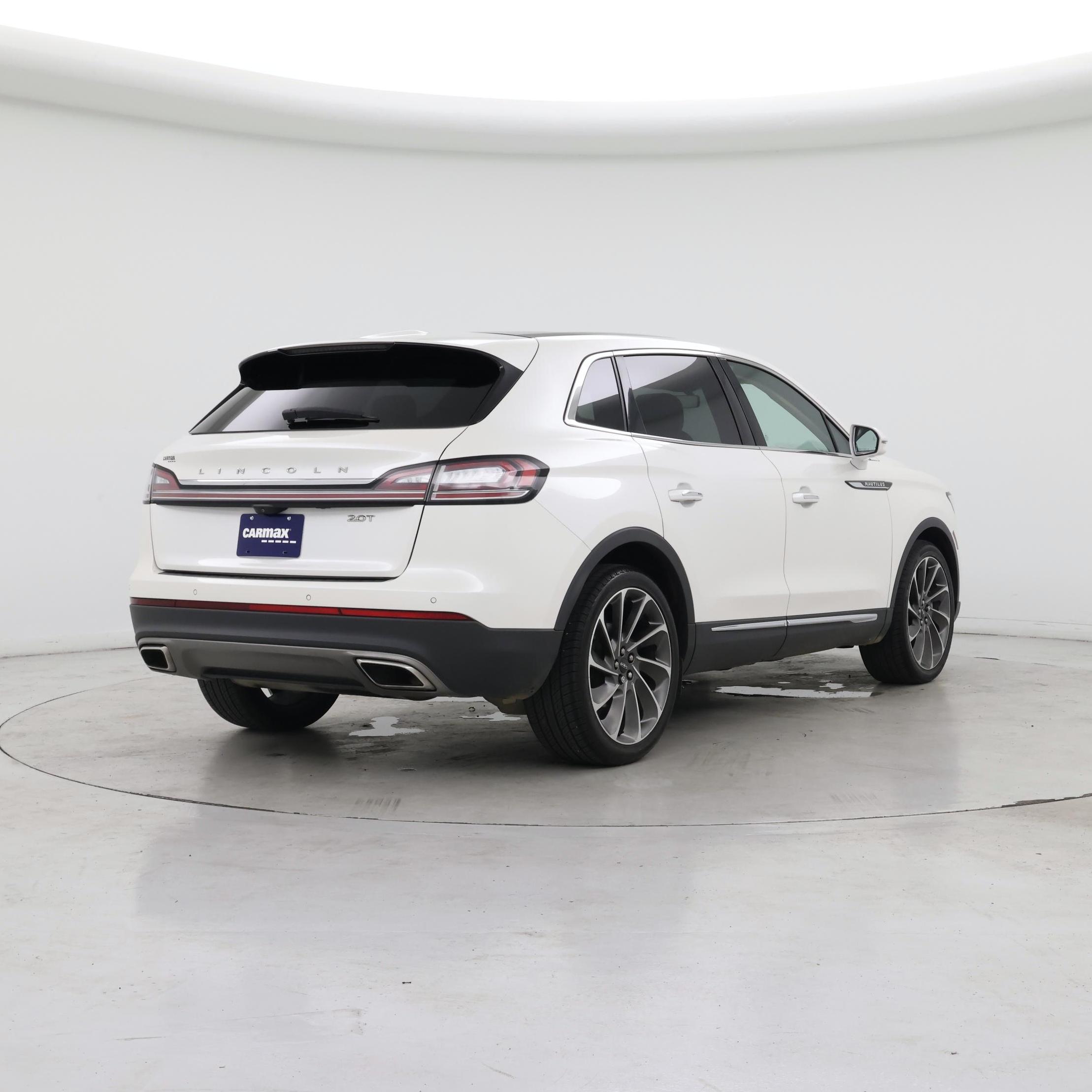 Thumbnail: 2019 Lincoln Nautilus - 8
