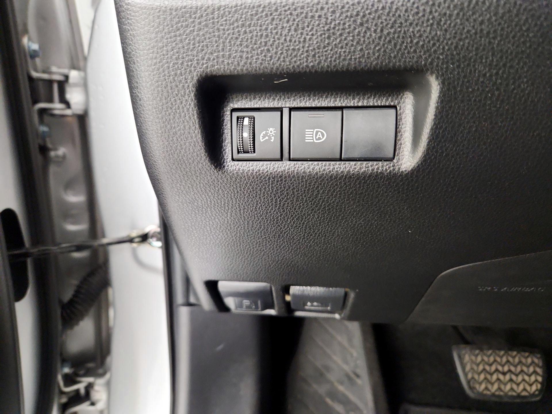 Thumbnail: 2019 Toyota RAV4 - 13