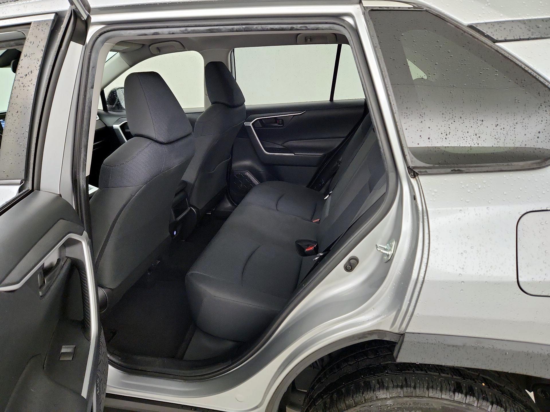 Thumbnail: 2019 Toyota RAV4 - 19
