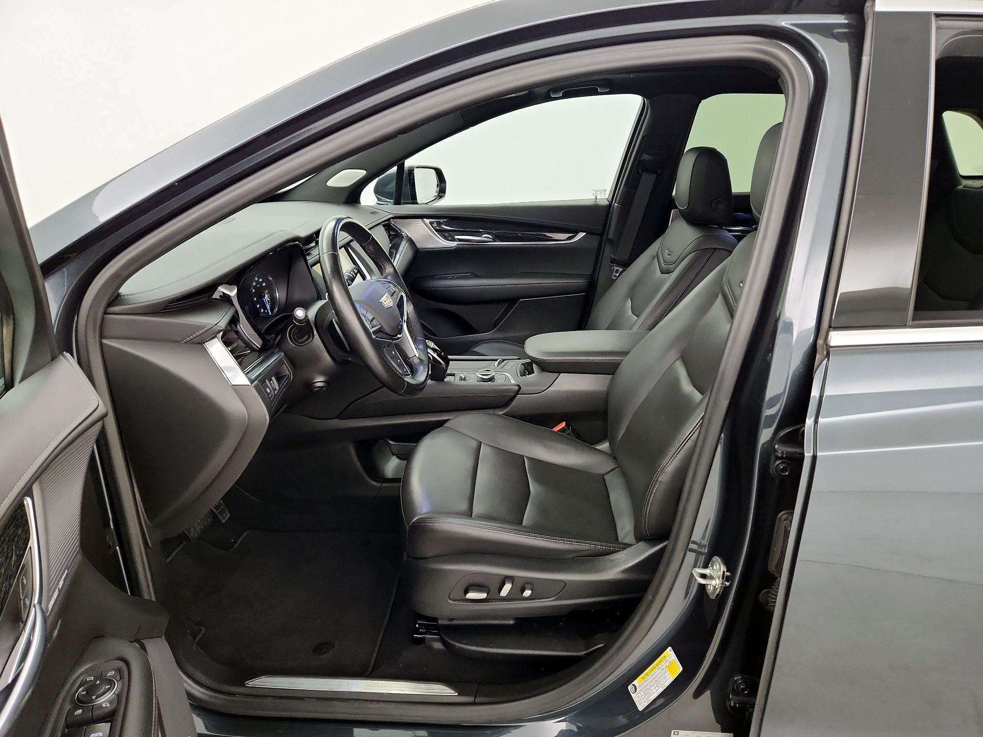 Thumbnail: 2021 Cadillac XT5 - 11