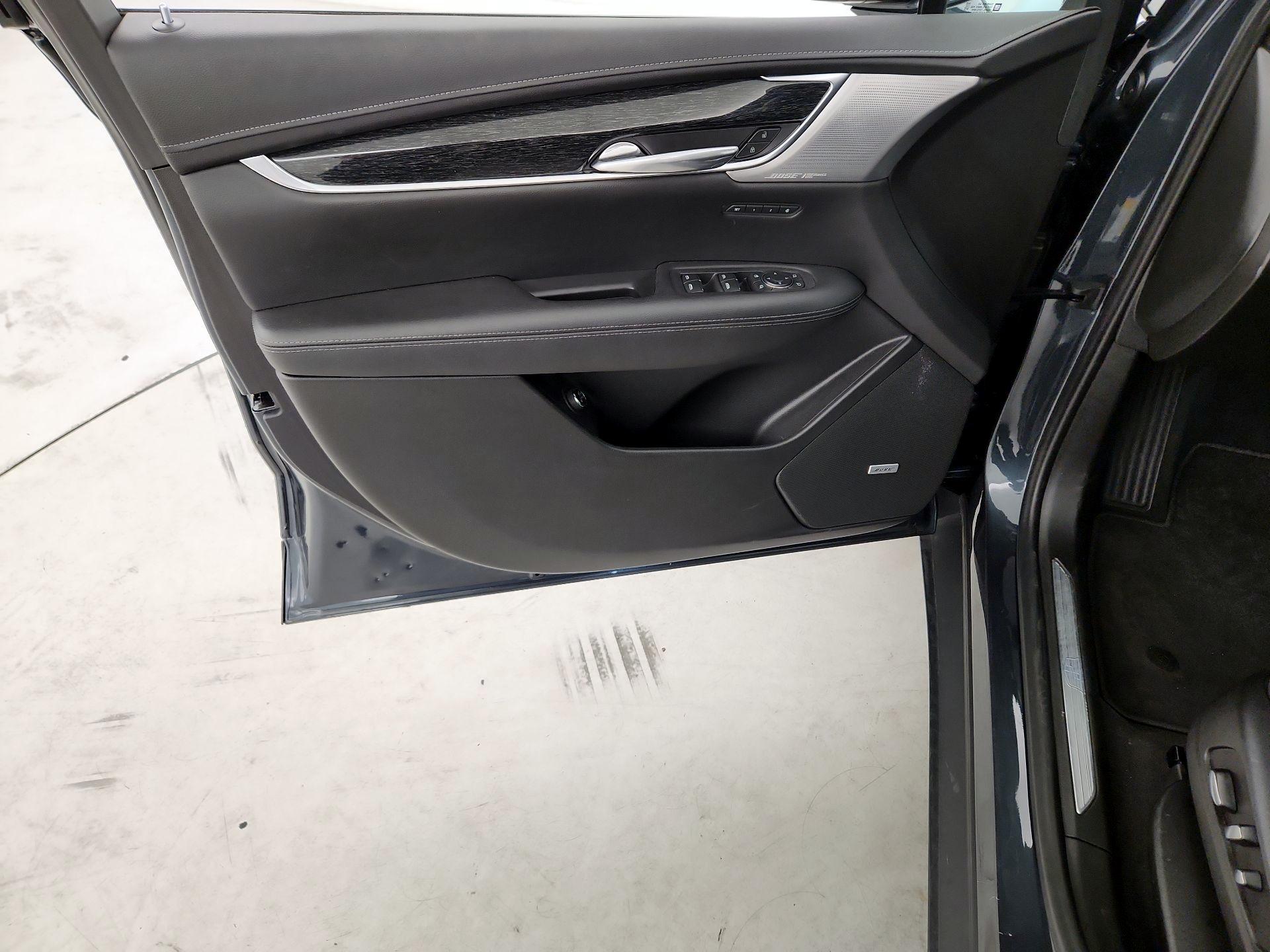 Thumbnail: 2021 Cadillac XT5 - 12
