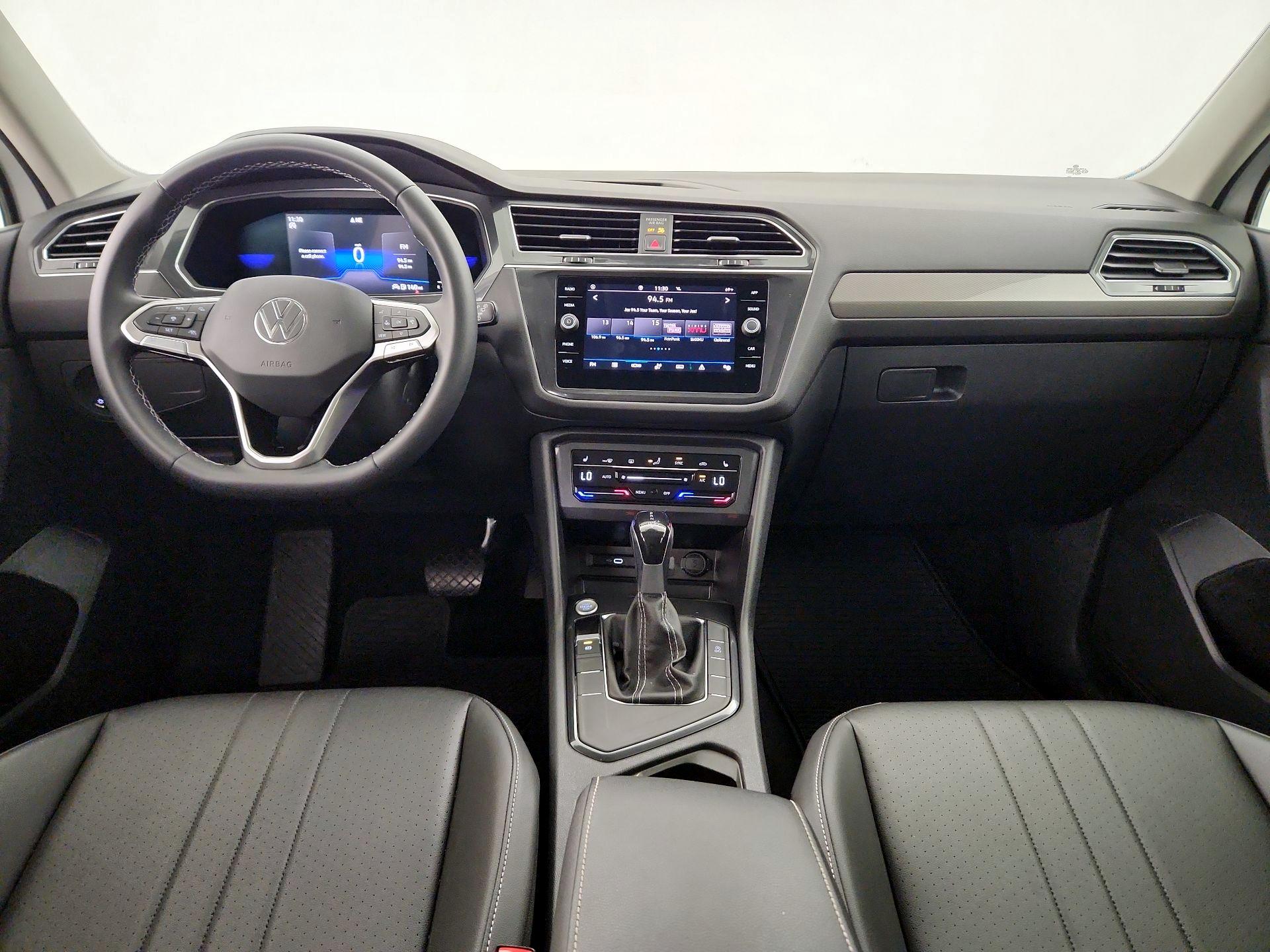 Thumbnail: 2023 Volkswagen Tiguan - 9