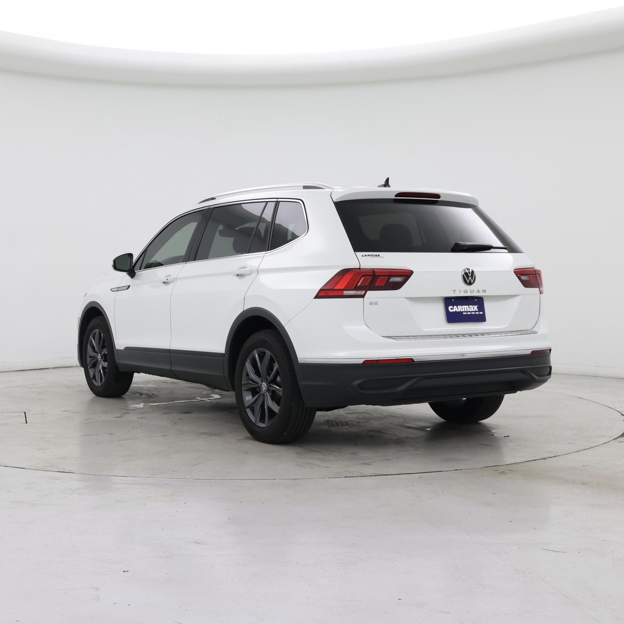 Thumbnail: 2023 Volkswagen Tiguan - 2