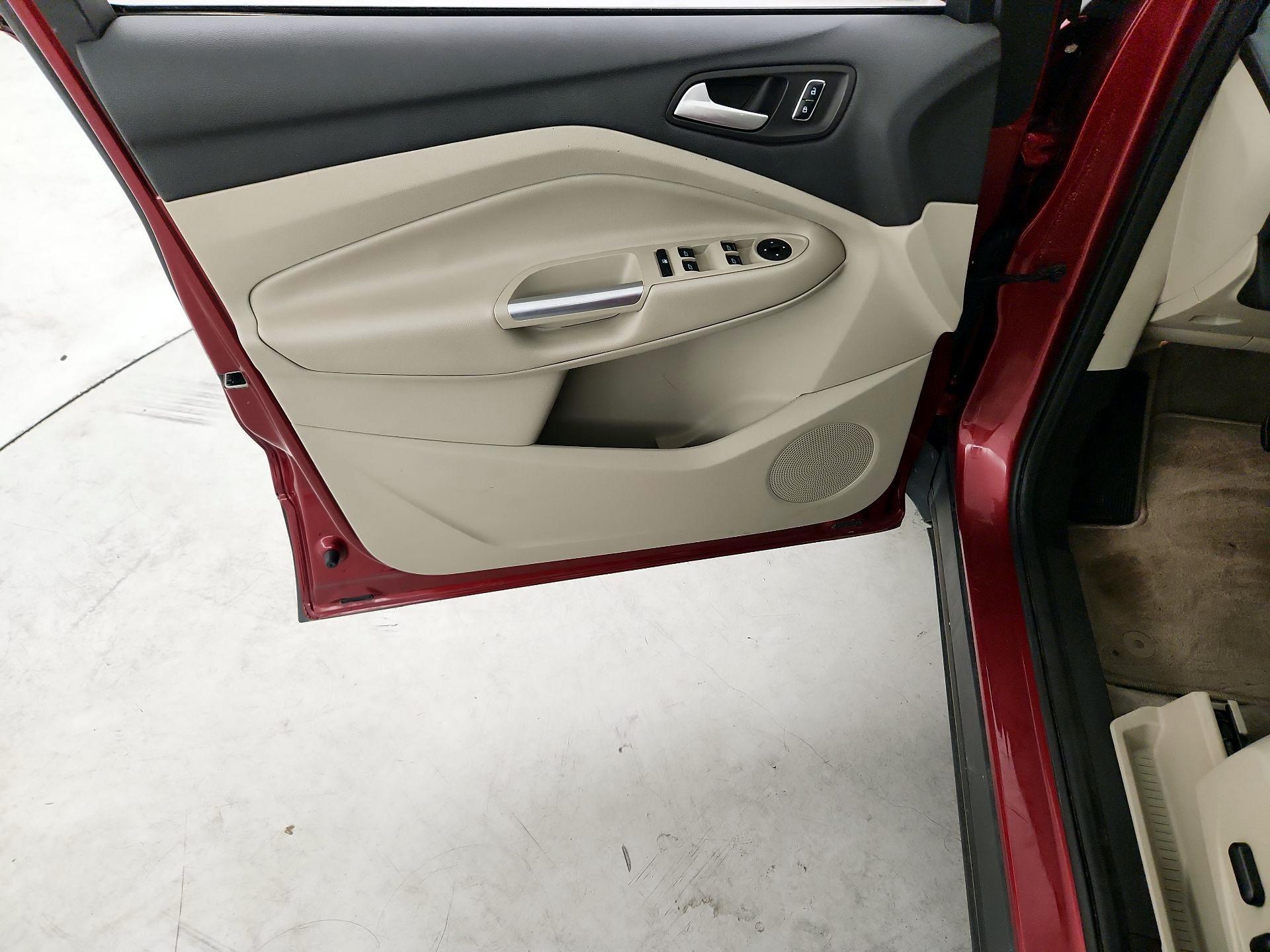Thumbnail: 2016 Ford Escape - 12