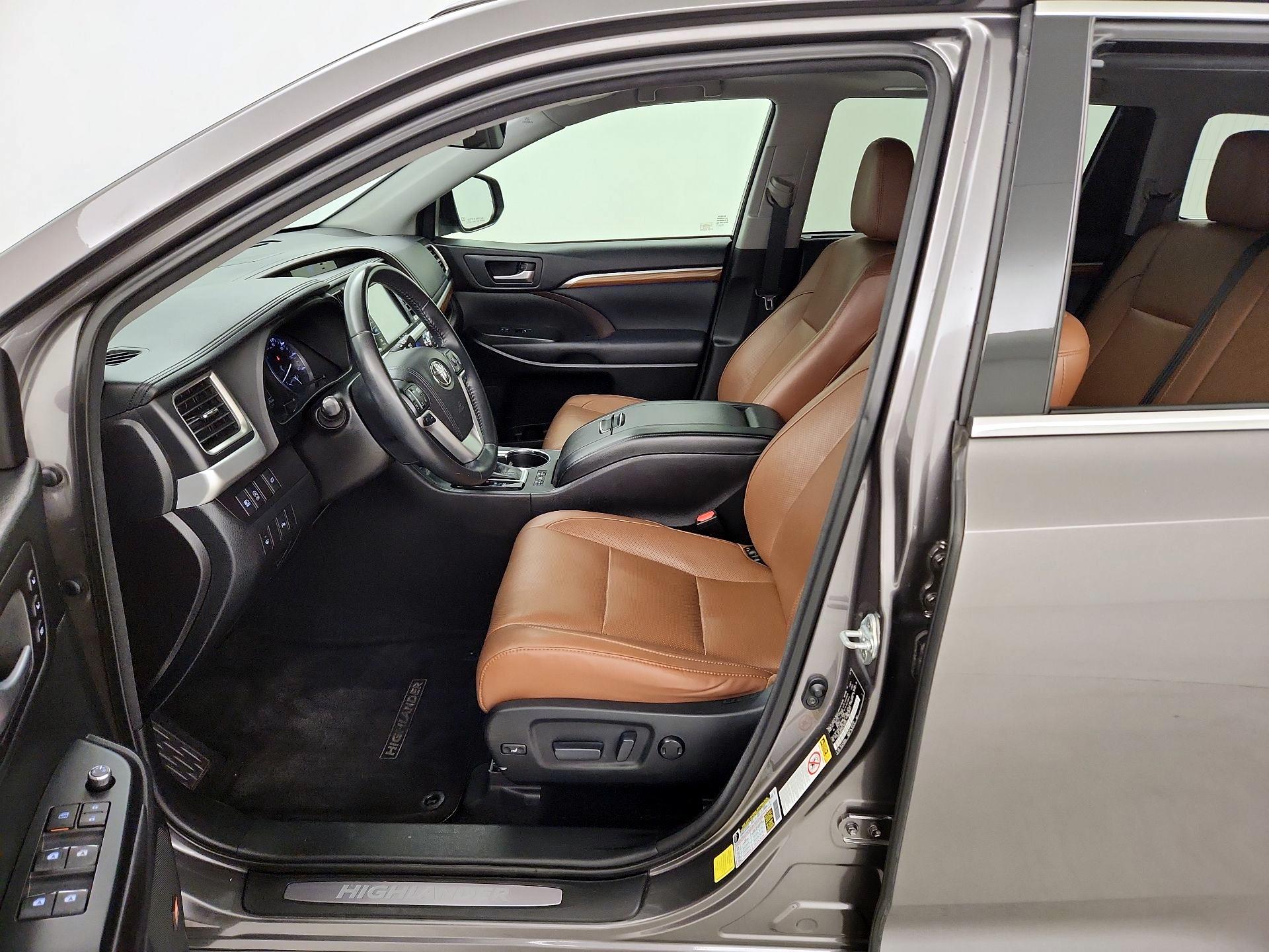 Thumbnail: 2017 Toyota Highlander - 11