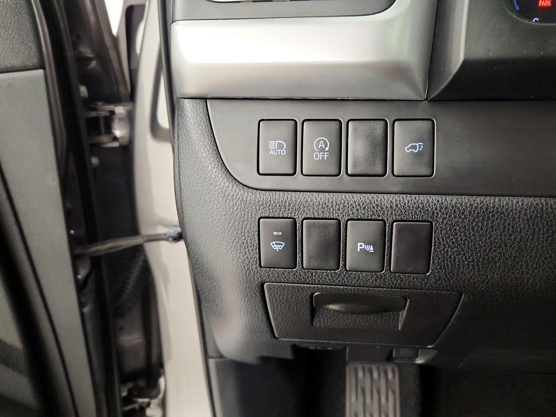 Thumbnail: 2017 Toyota Highlander - 13