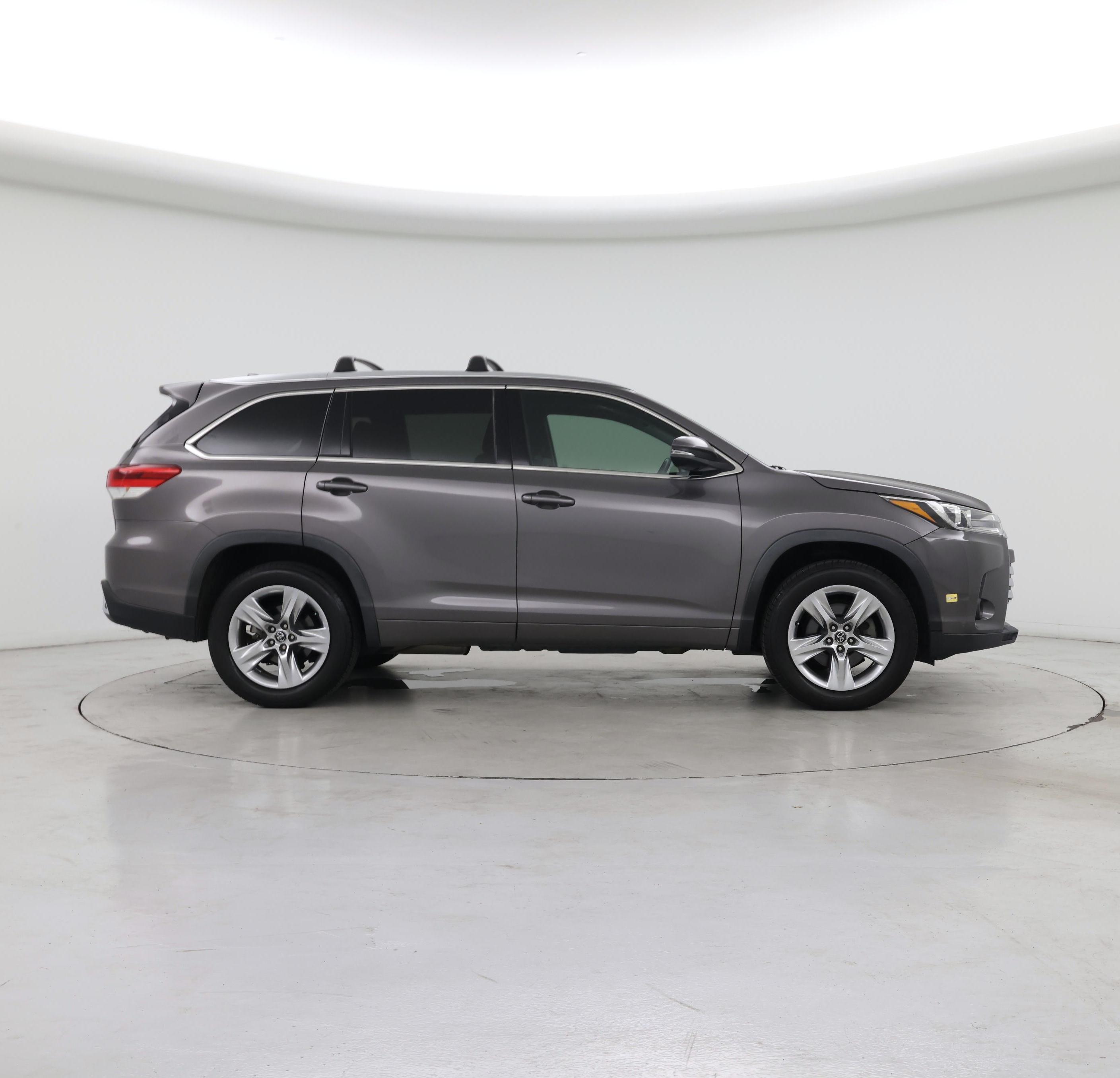 Thumbnail: 2017 Toyota Highlander - 7