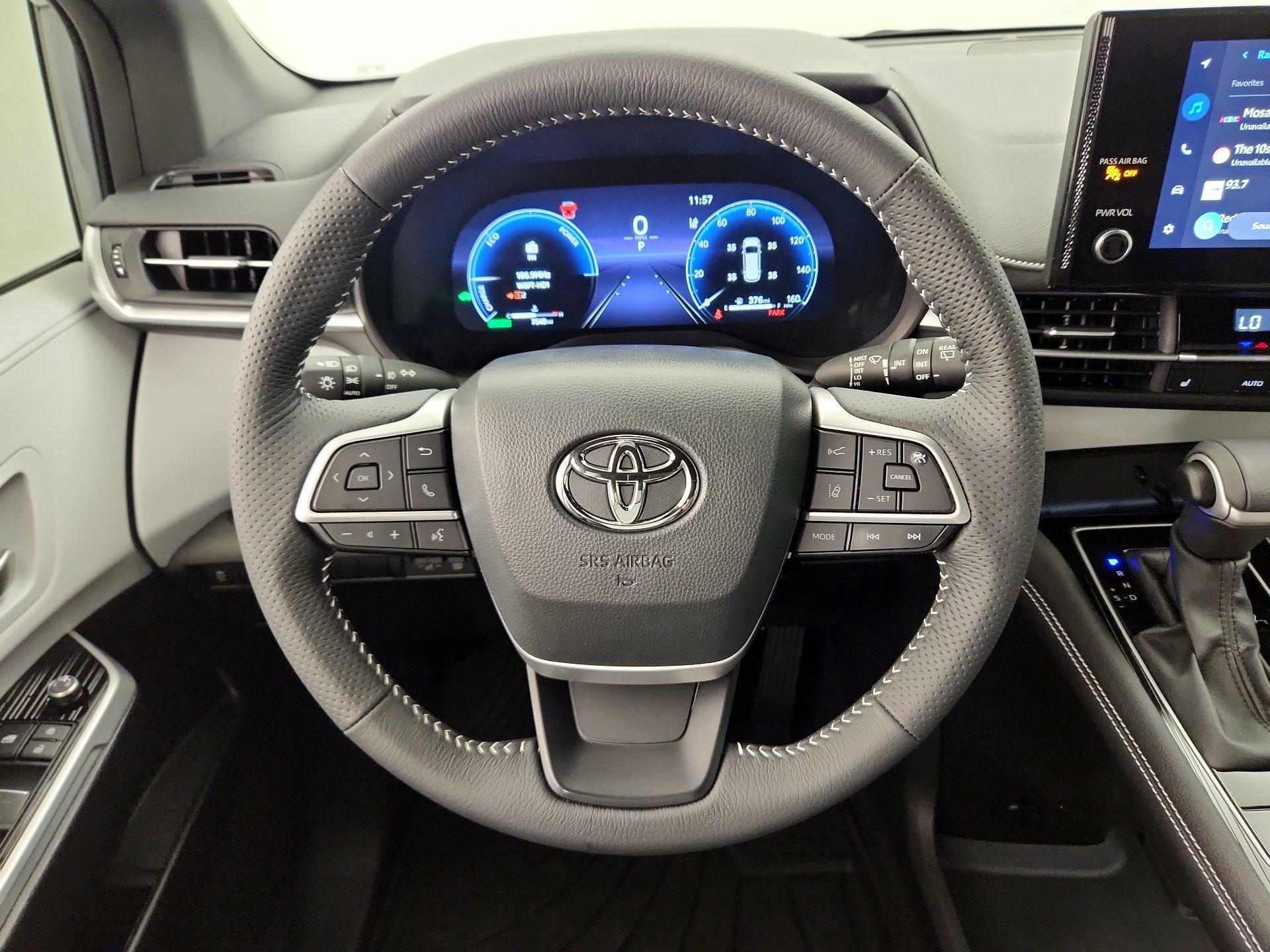 Thumbnail: 2025 Toyota Sienna - 10