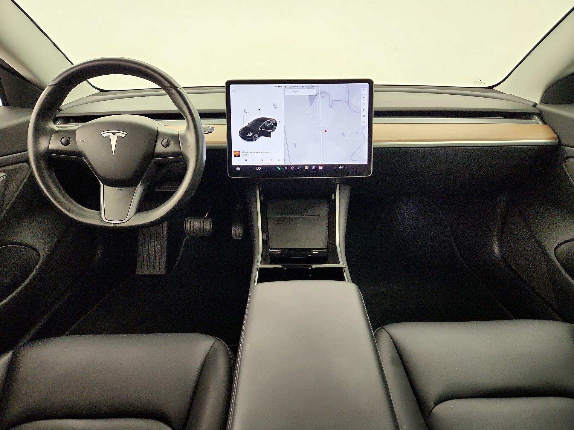 Thumbnail: 2018 Tesla Model 3 - 9