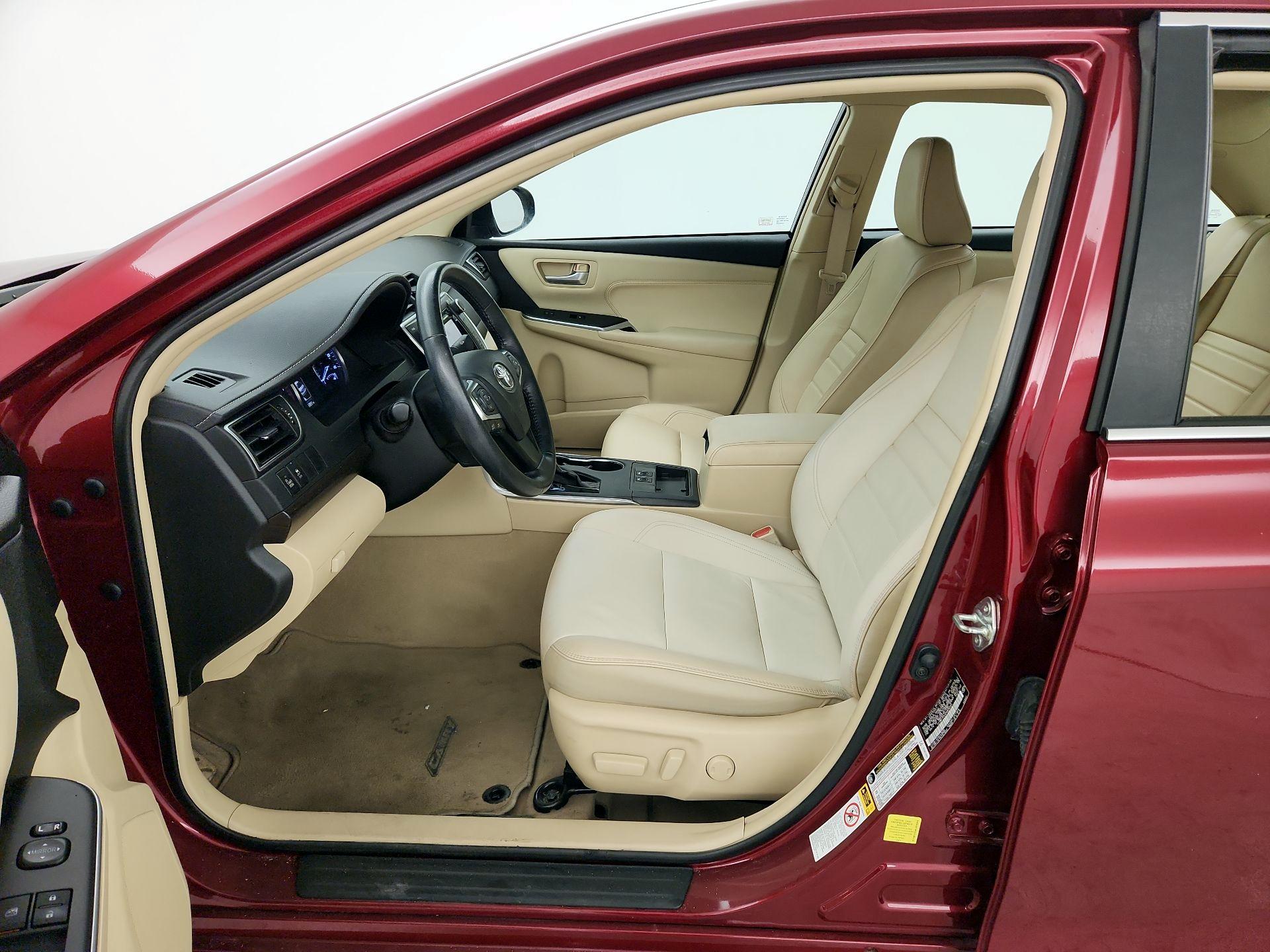 Thumbnail: 2015 Toyota Camry - 11