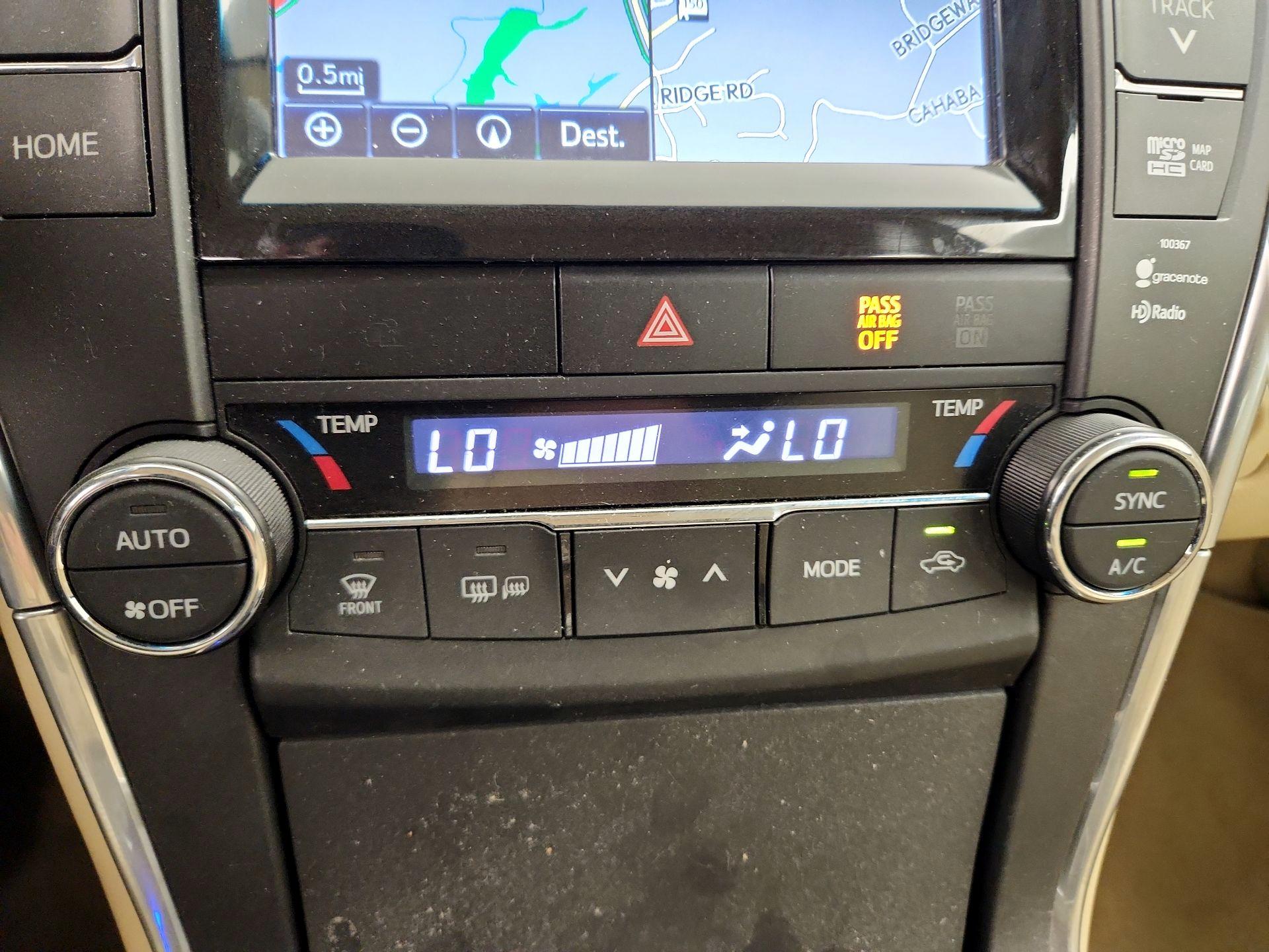 Thumbnail: 2015 Toyota Camry - 17
