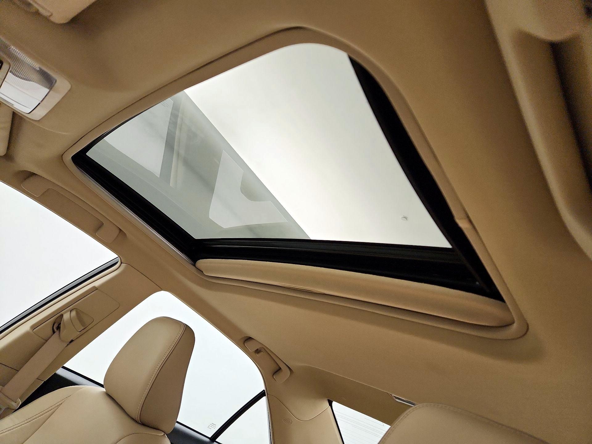 Thumbnail: 2015 Toyota Camry - 20