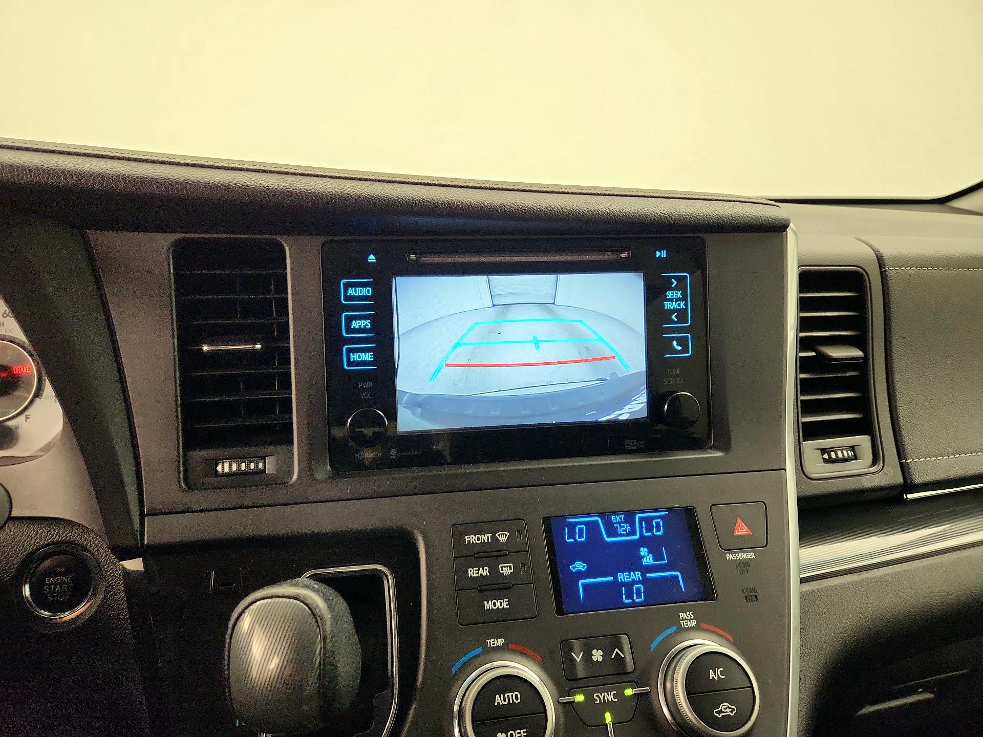 Thumbnail: 2015 Toyota Sienna - 14