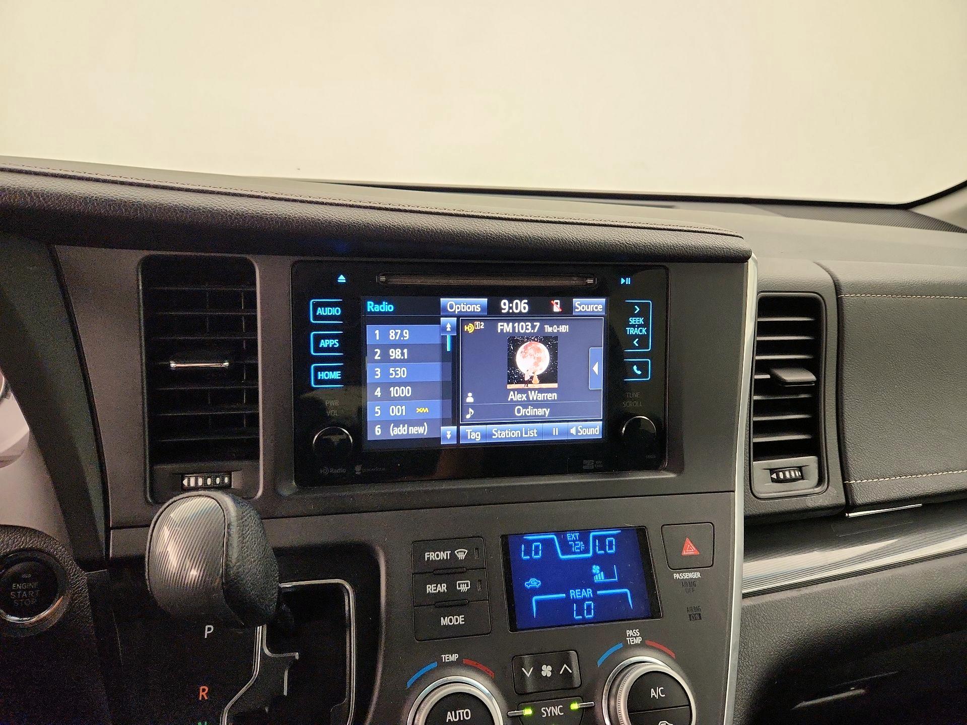 Thumbnail: 2015 Toyota Sienna - 15