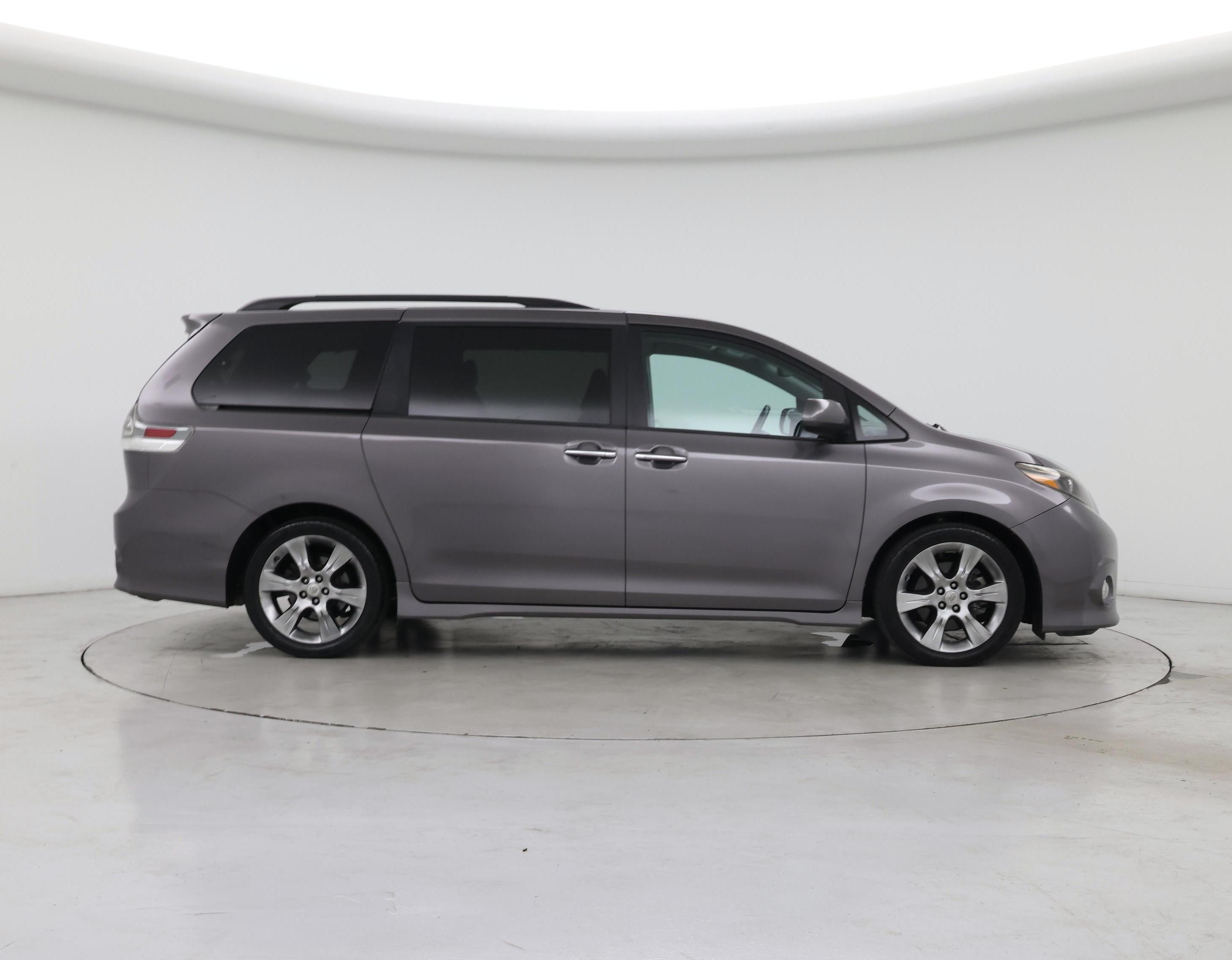 Thumbnail: 2015 Toyota Sienna - 7