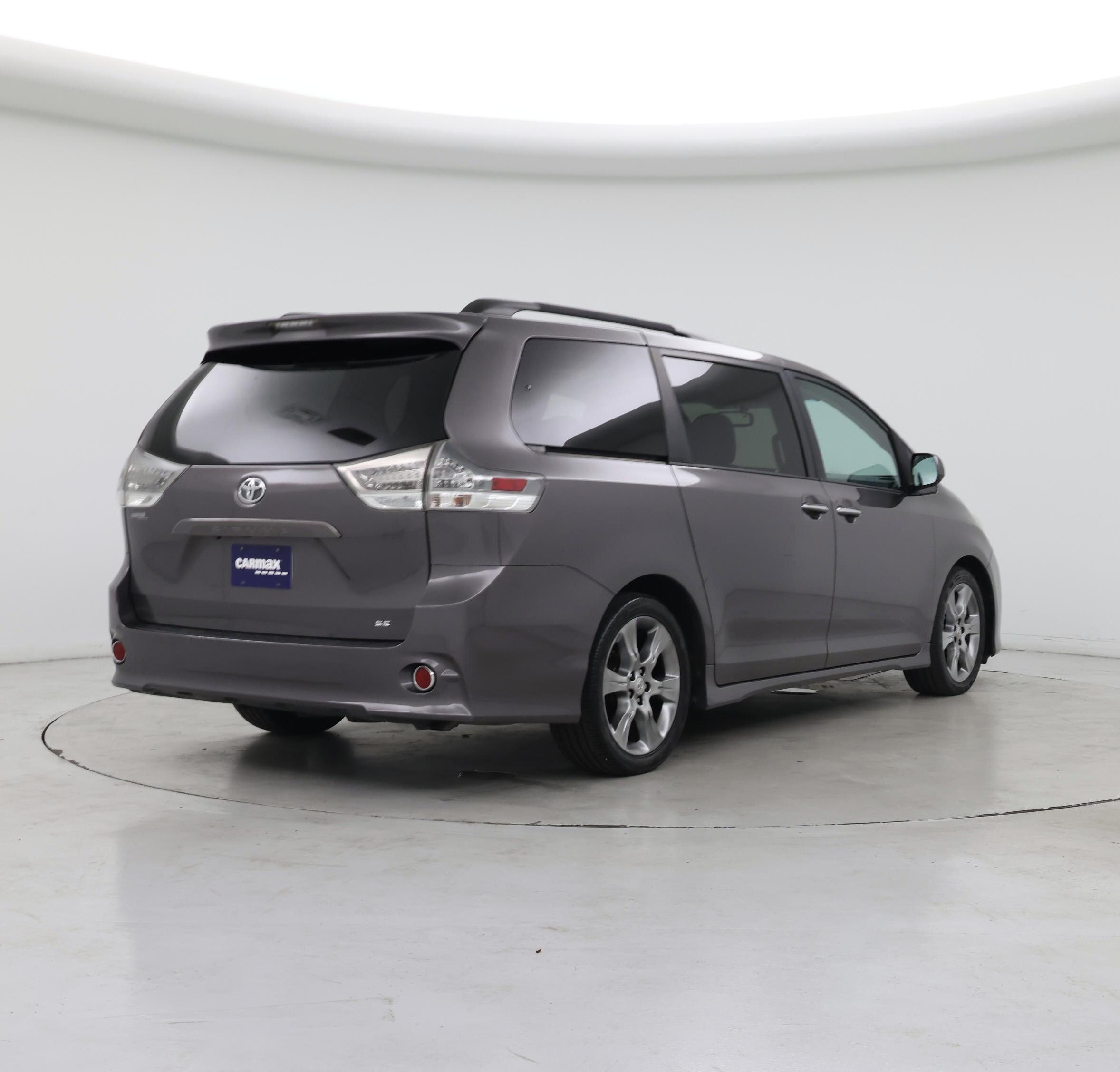 Thumbnail: 2015 Toyota Sienna - 8