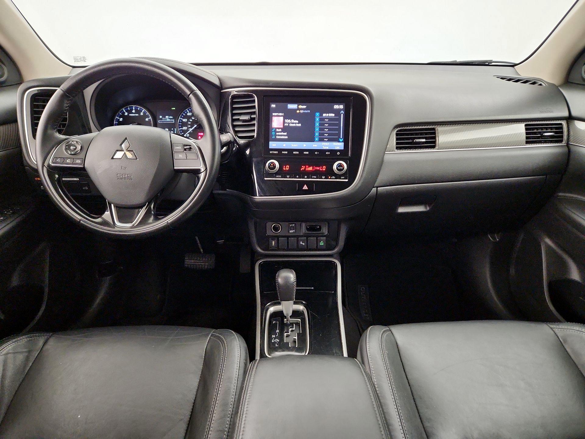 Thumbnail: 2020 Mitsubishi Outlander - 9