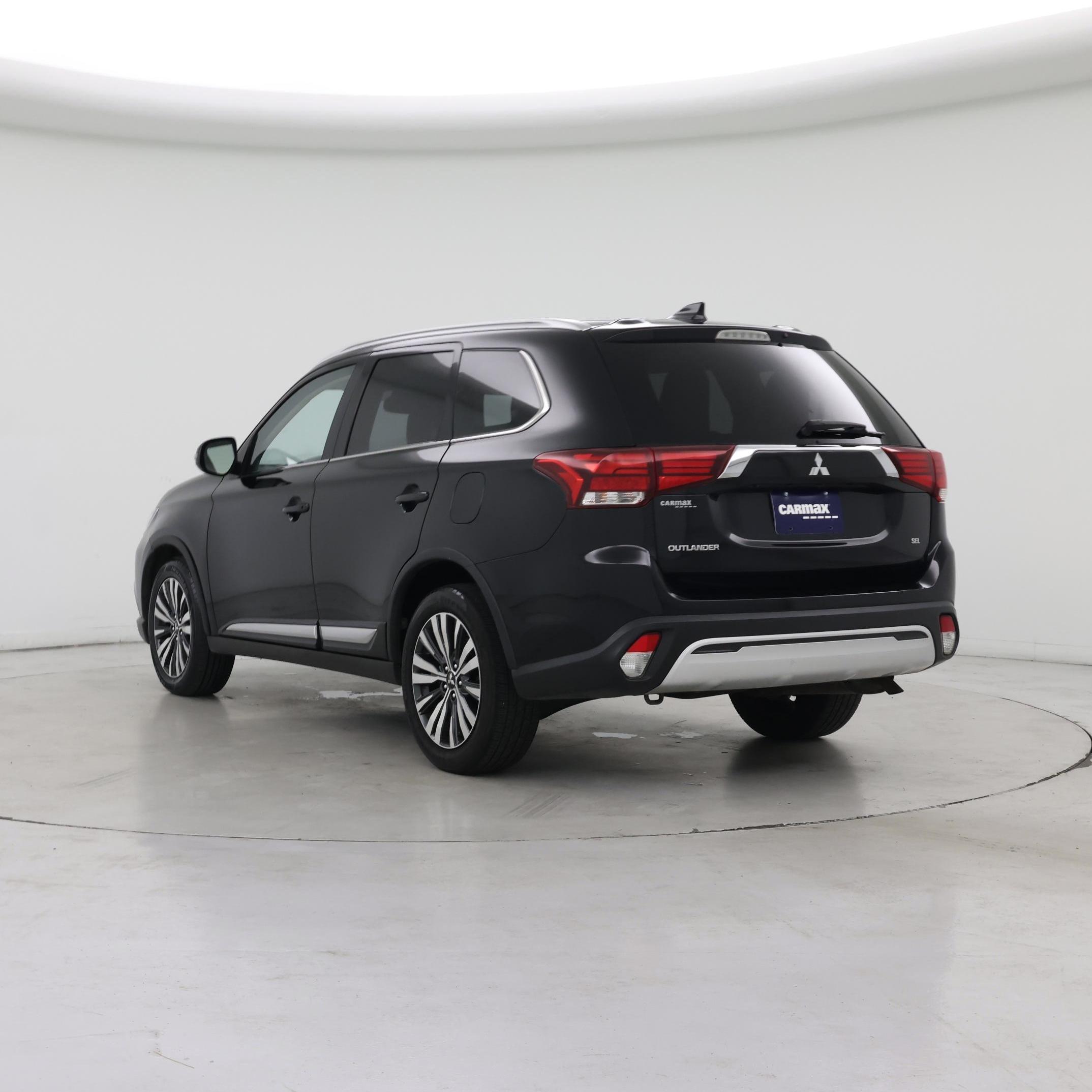 Thumbnail: 2020 Mitsubishi Outlander - 2