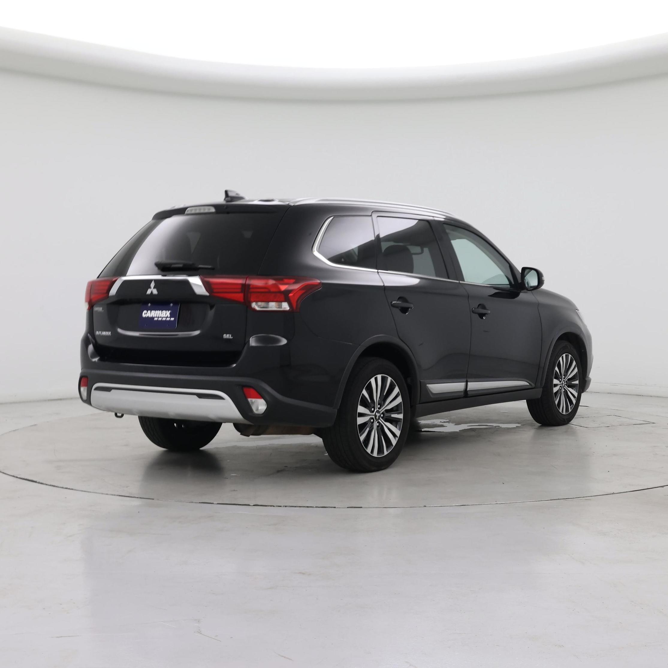 Thumbnail: 2020 Mitsubishi Outlander - 8