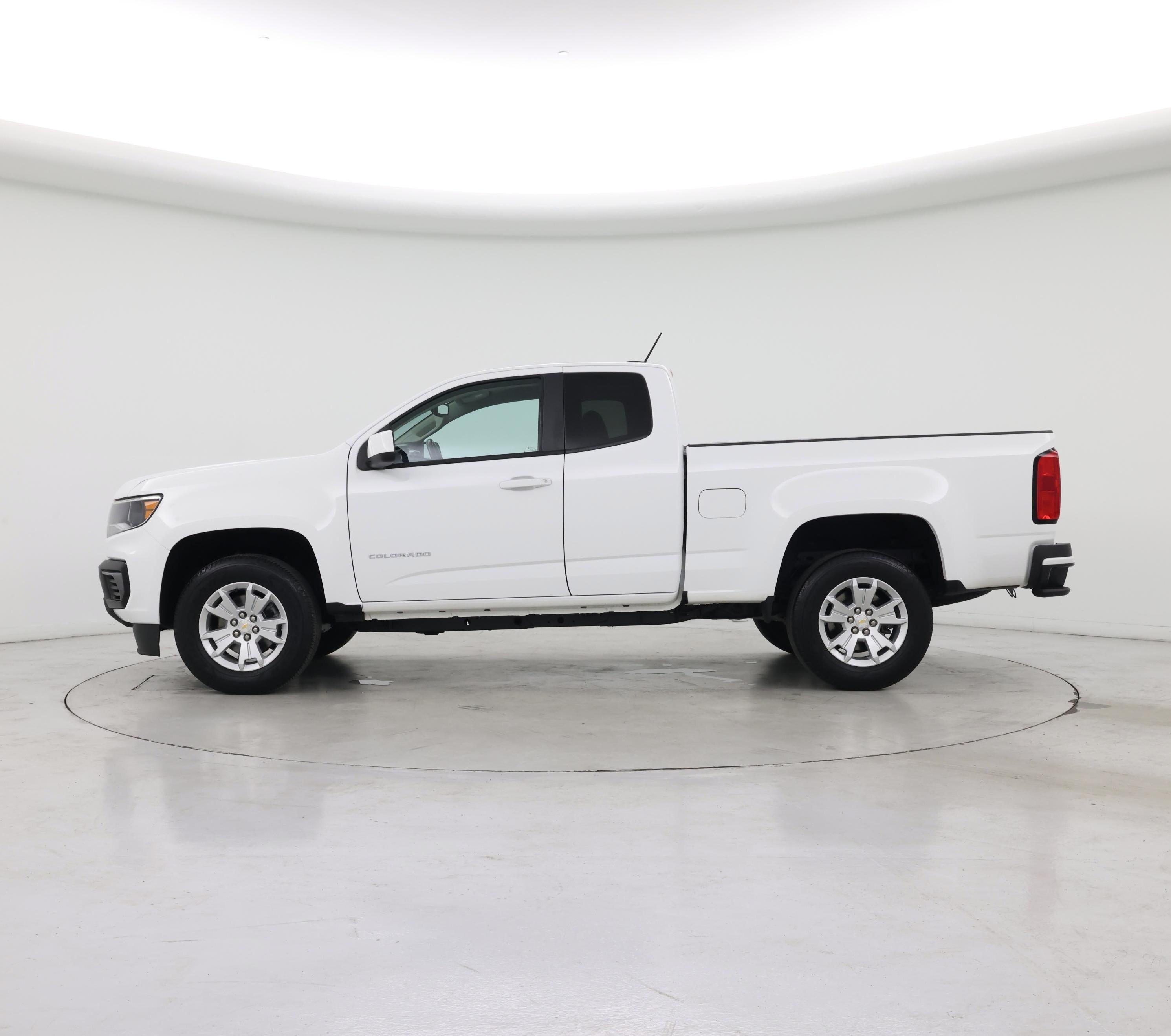 Thumbnail: 2022 Chevrolet Colorado - 3