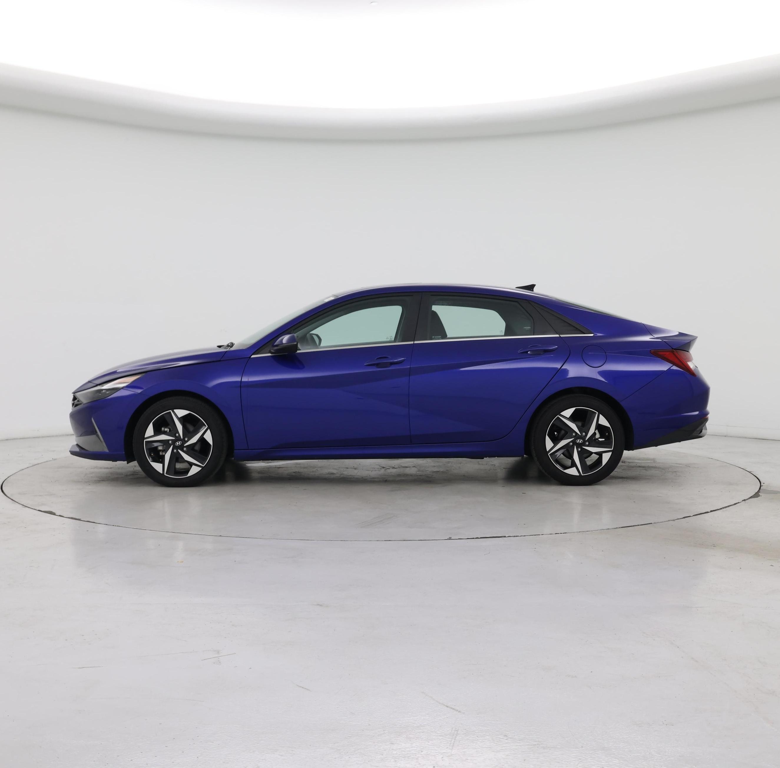 Thumbnail: 2023 Hyundai Elantra - 3