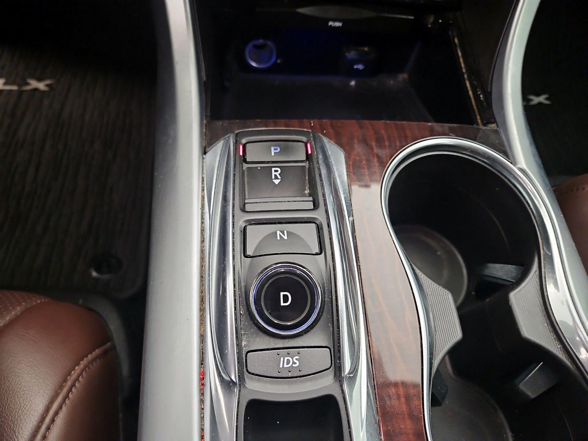Thumbnail: 2016 Acura TLX - 18