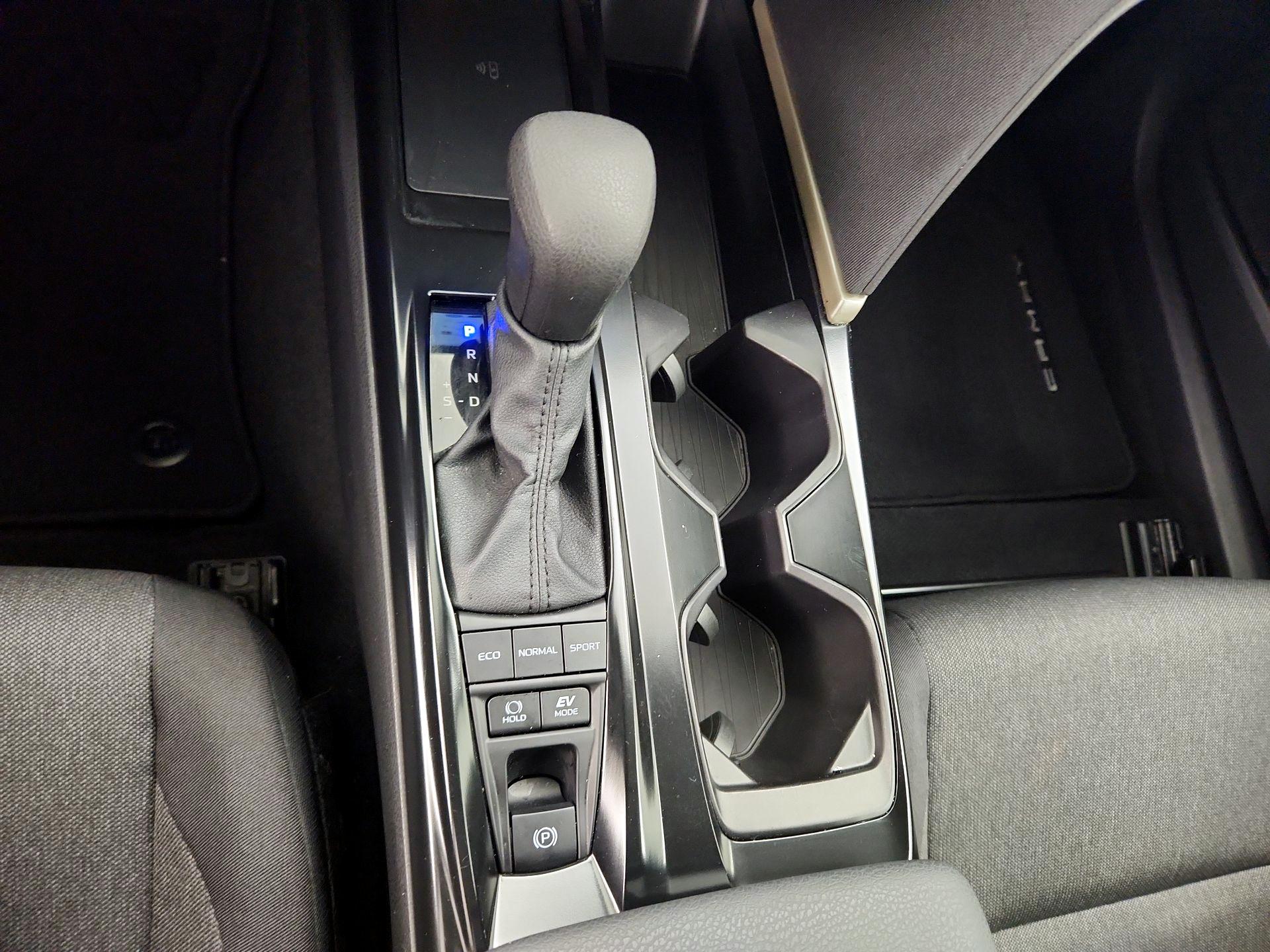 Thumbnail: 2025 Toyota Camry - 17