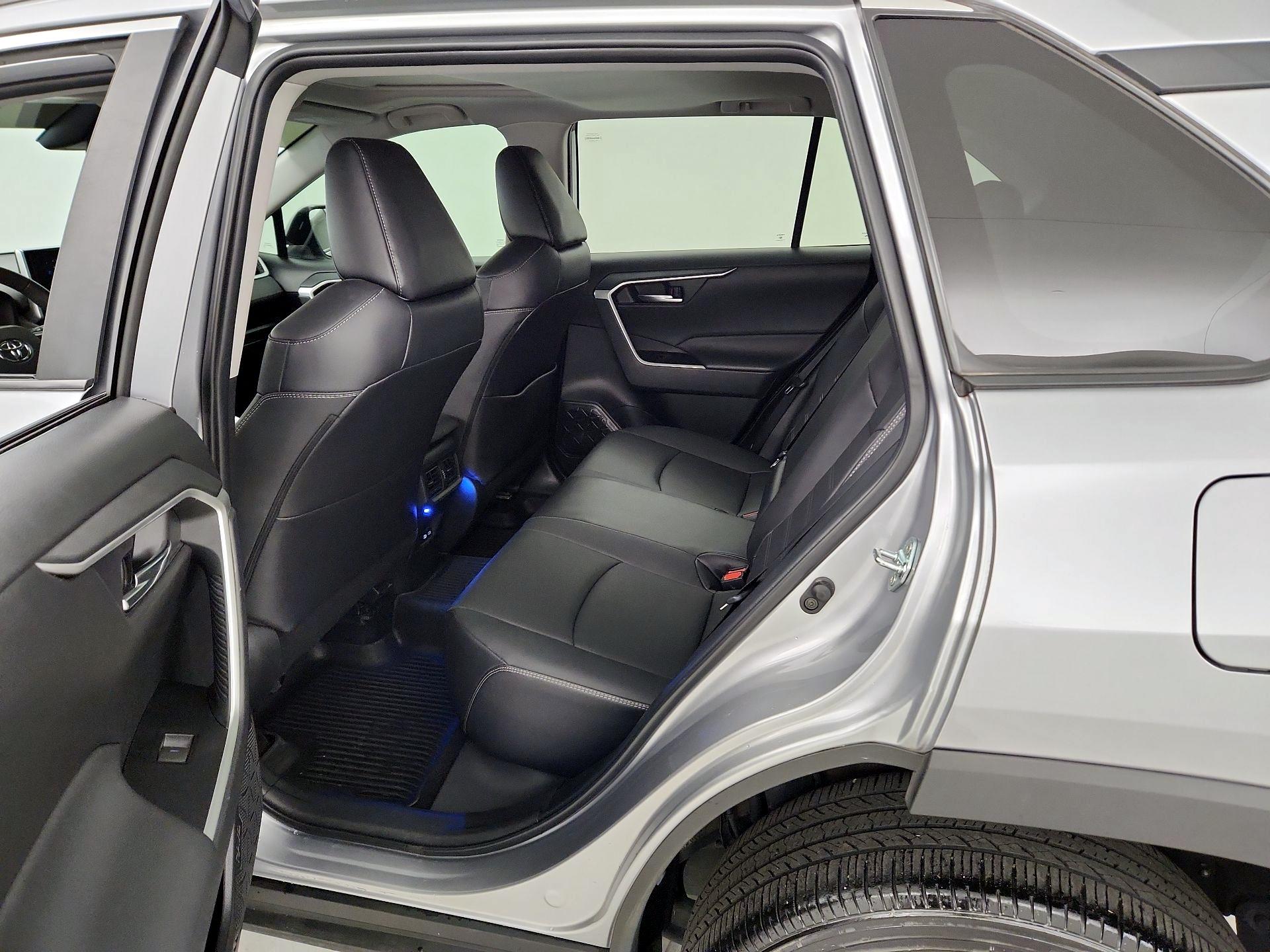 Thumbnail: 2023 Toyota RAV4 - 20
