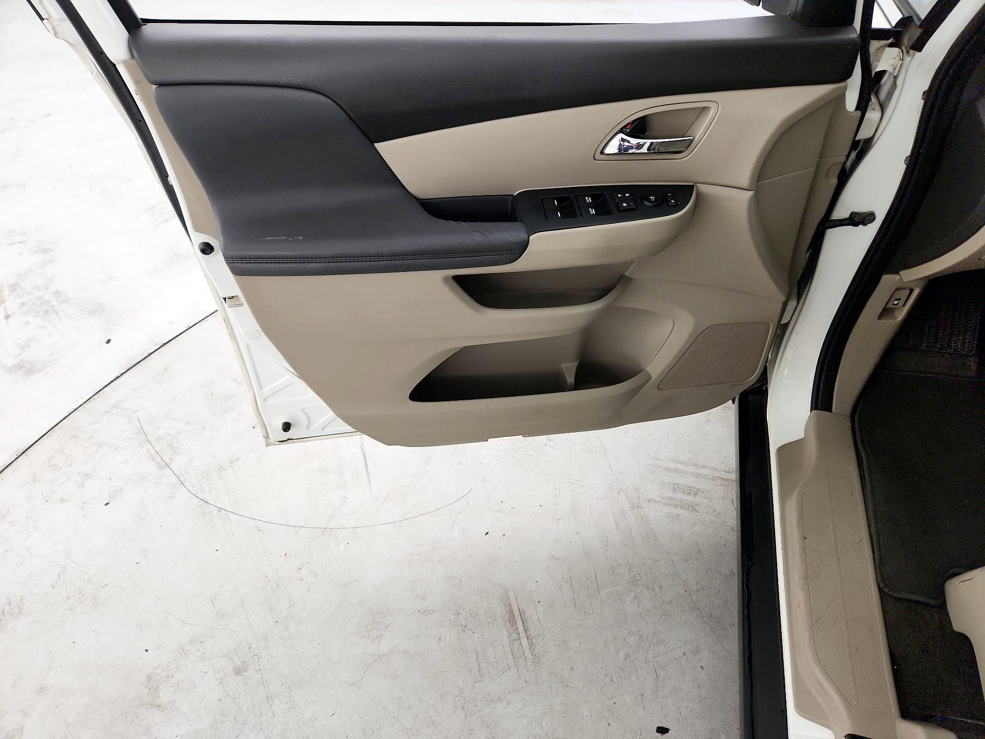 Thumbnail: 2017 Honda Odyssey - 12