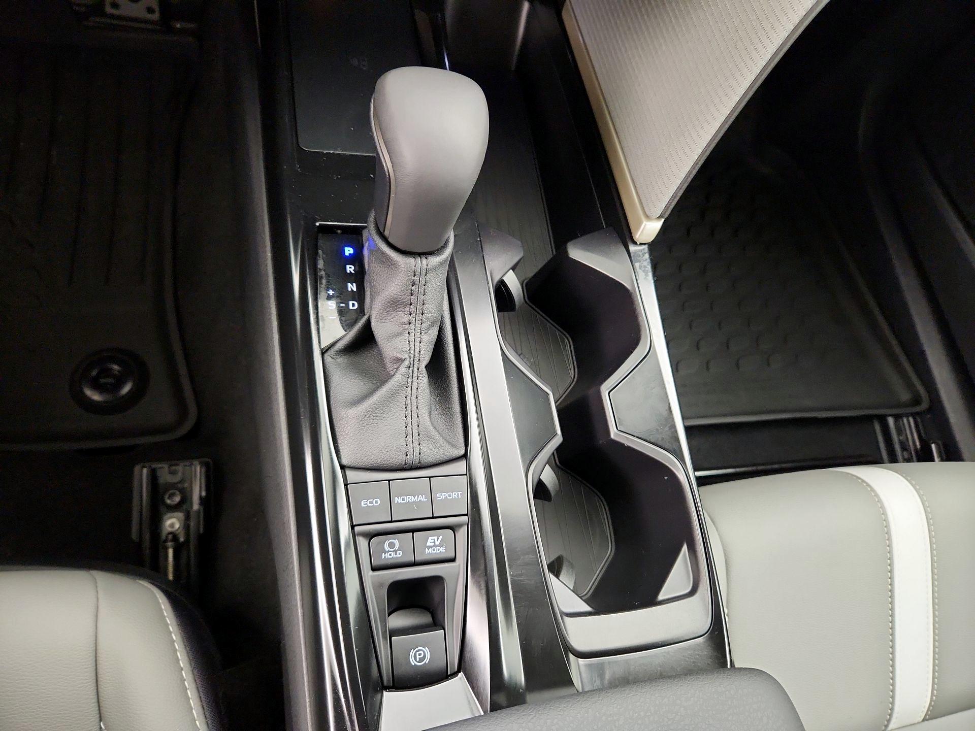 Thumbnail: 2025 Toyota Camry - 17