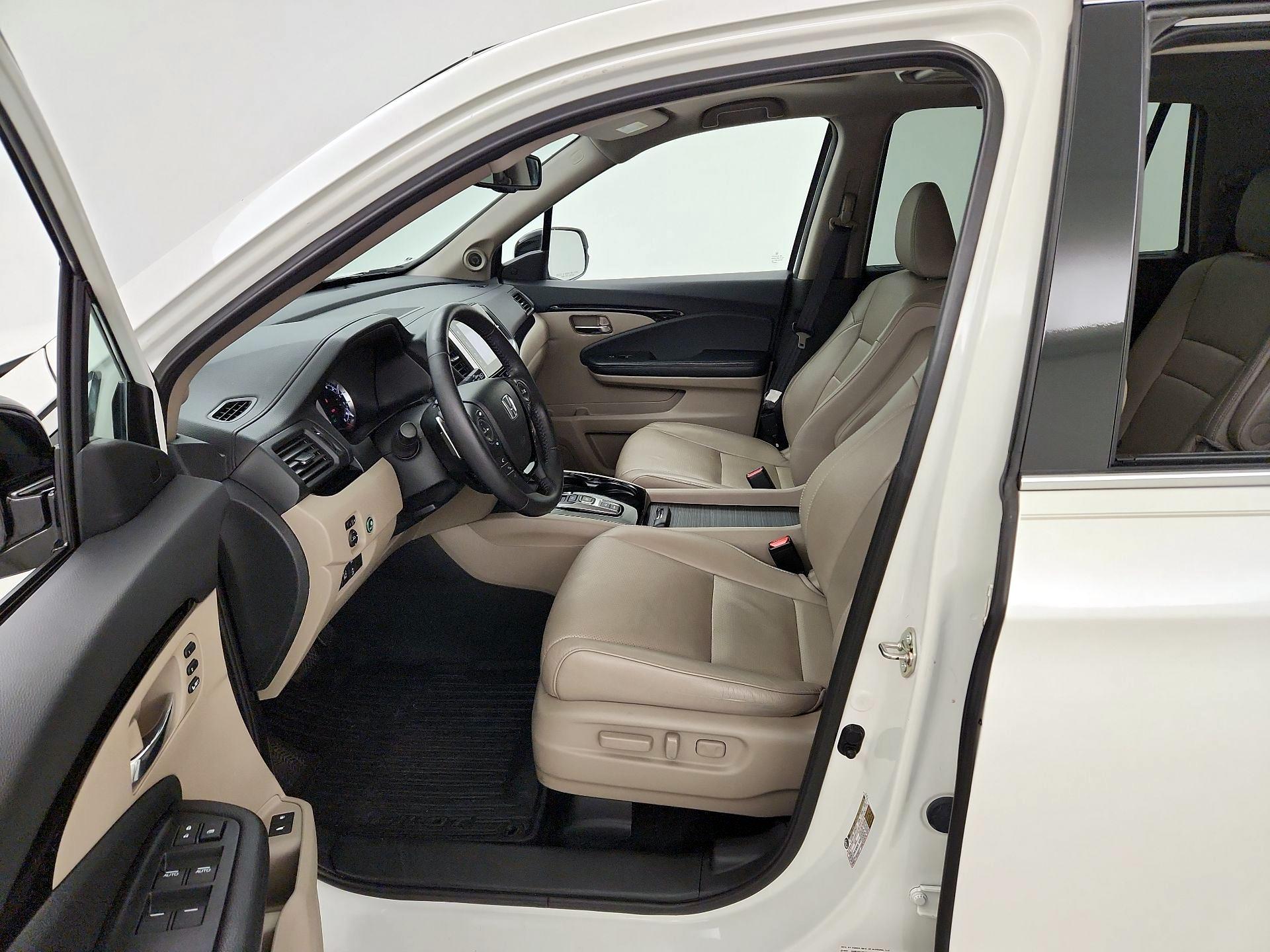 Thumbnail: 2017 Honda Pilot - 11