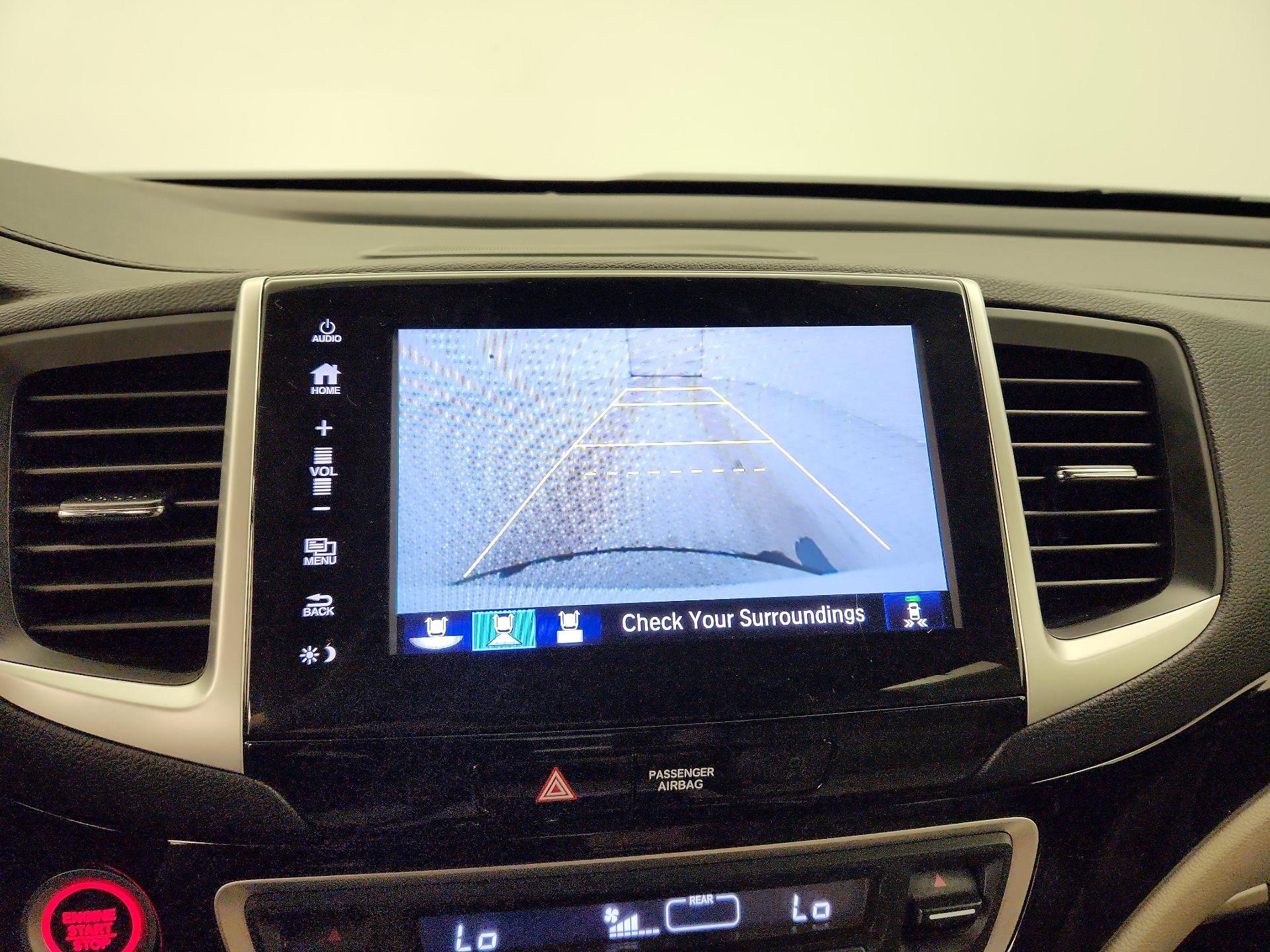 Thumbnail: 2017 Honda Pilot - 15
