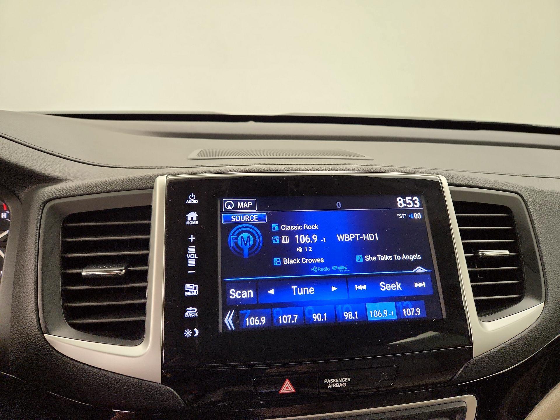 Thumbnail: 2017 Honda Pilot - 16