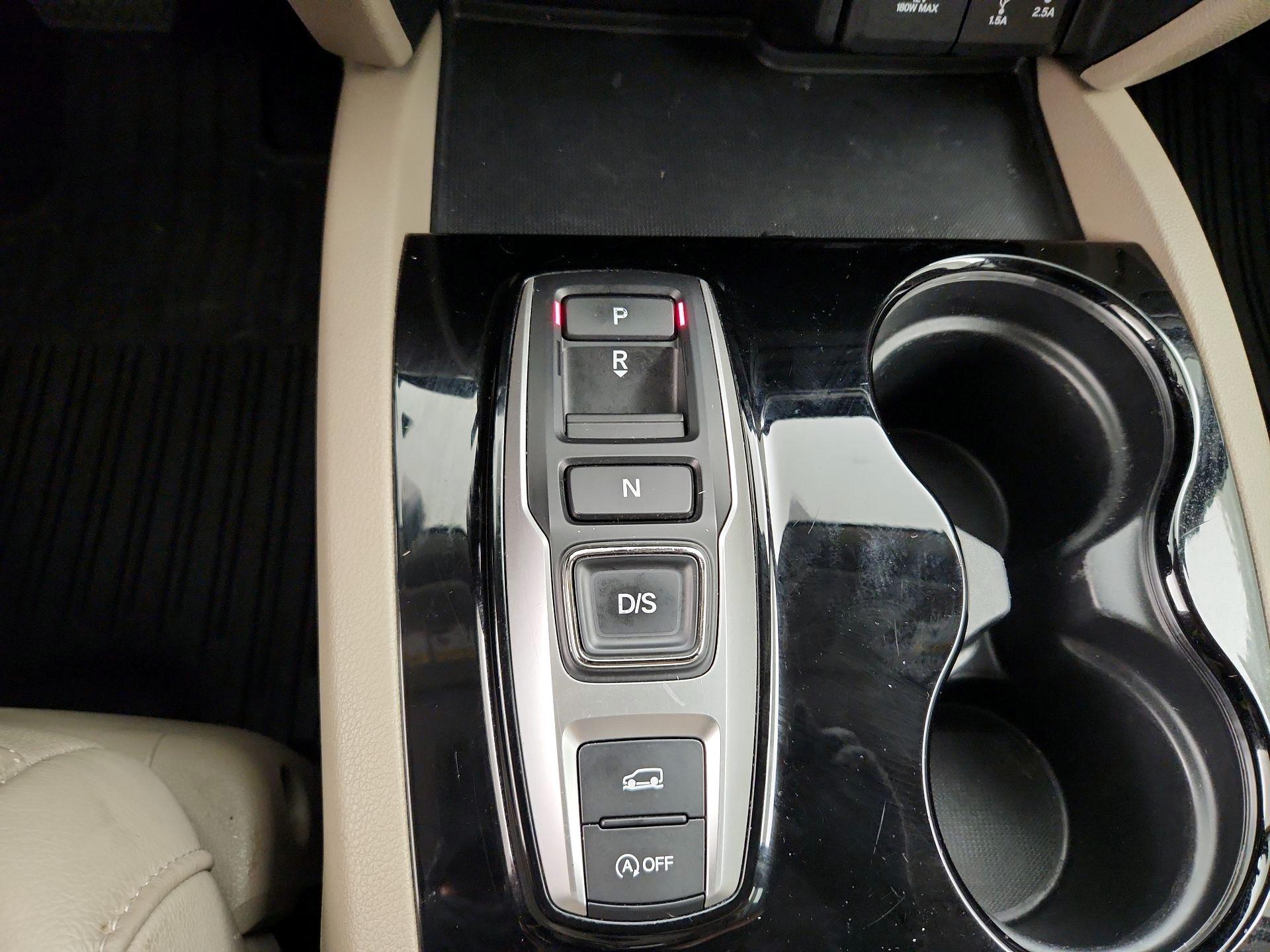 Thumbnail: 2017 Honda Pilot - 18