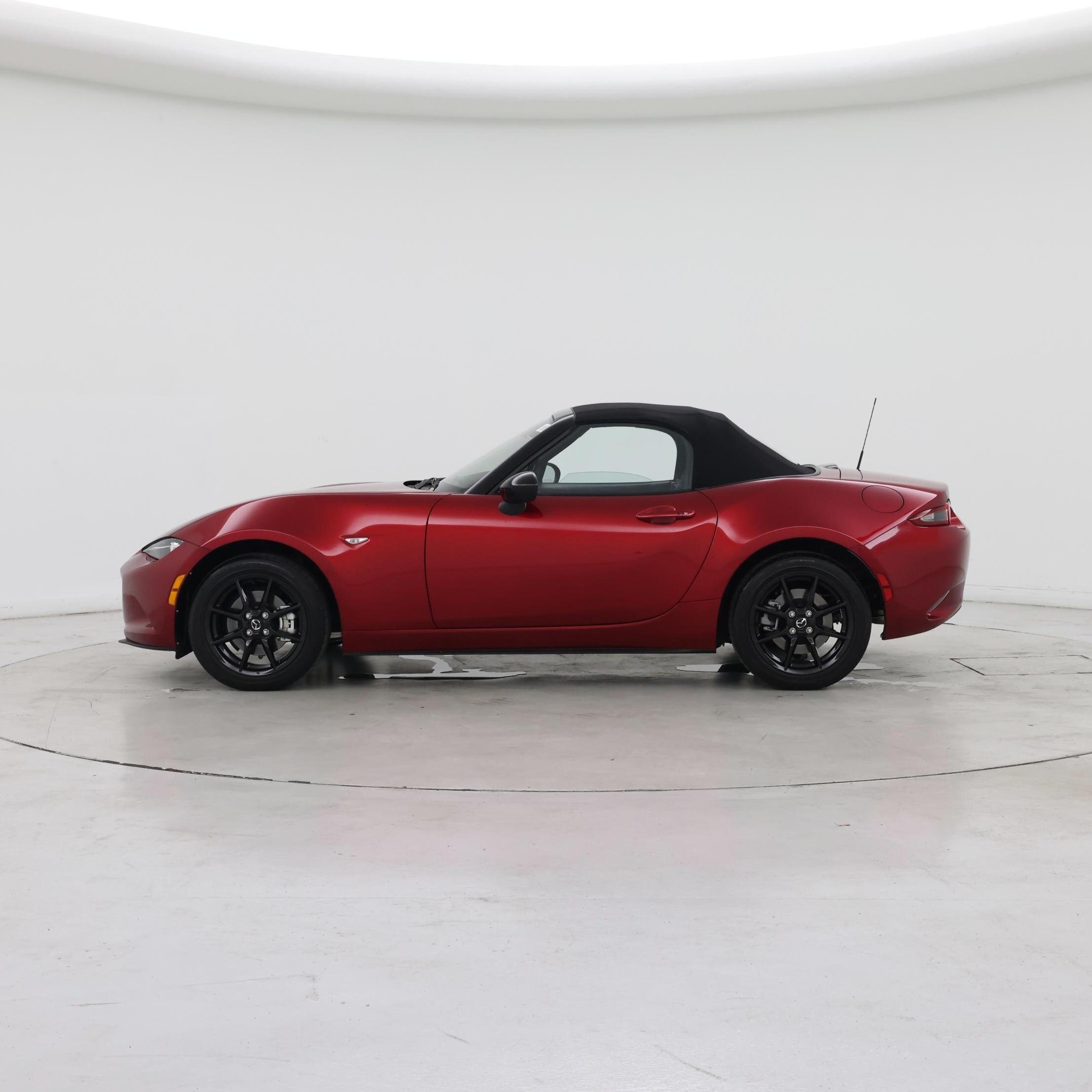 Thumbnail: 2021 Mazda MX-5 Miata - 3