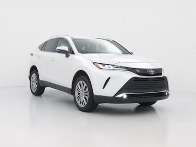 White 2023 Toyota Venza Hybrid XLE