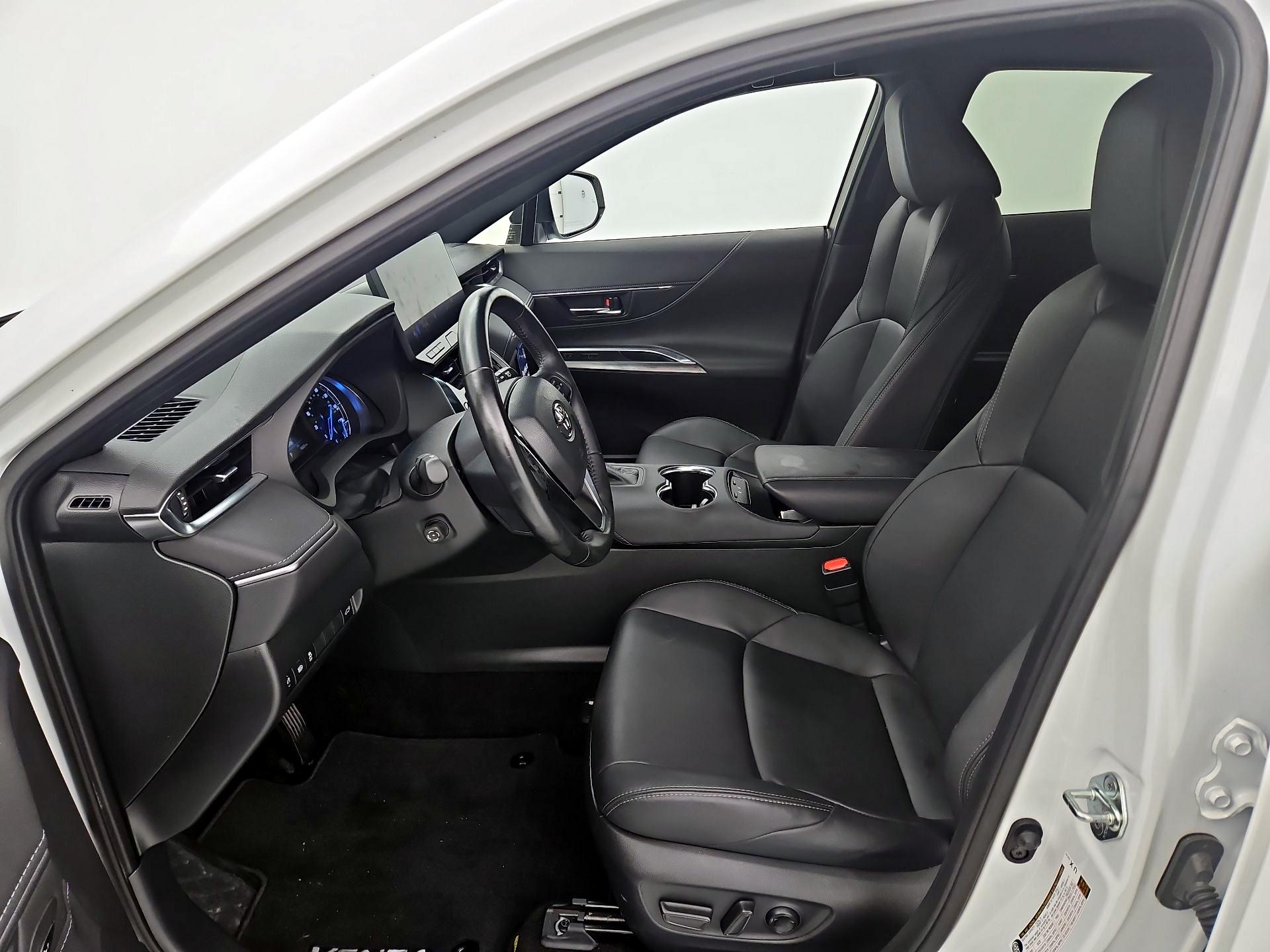 Thumbnail: 2023 Toyota Venza - 11