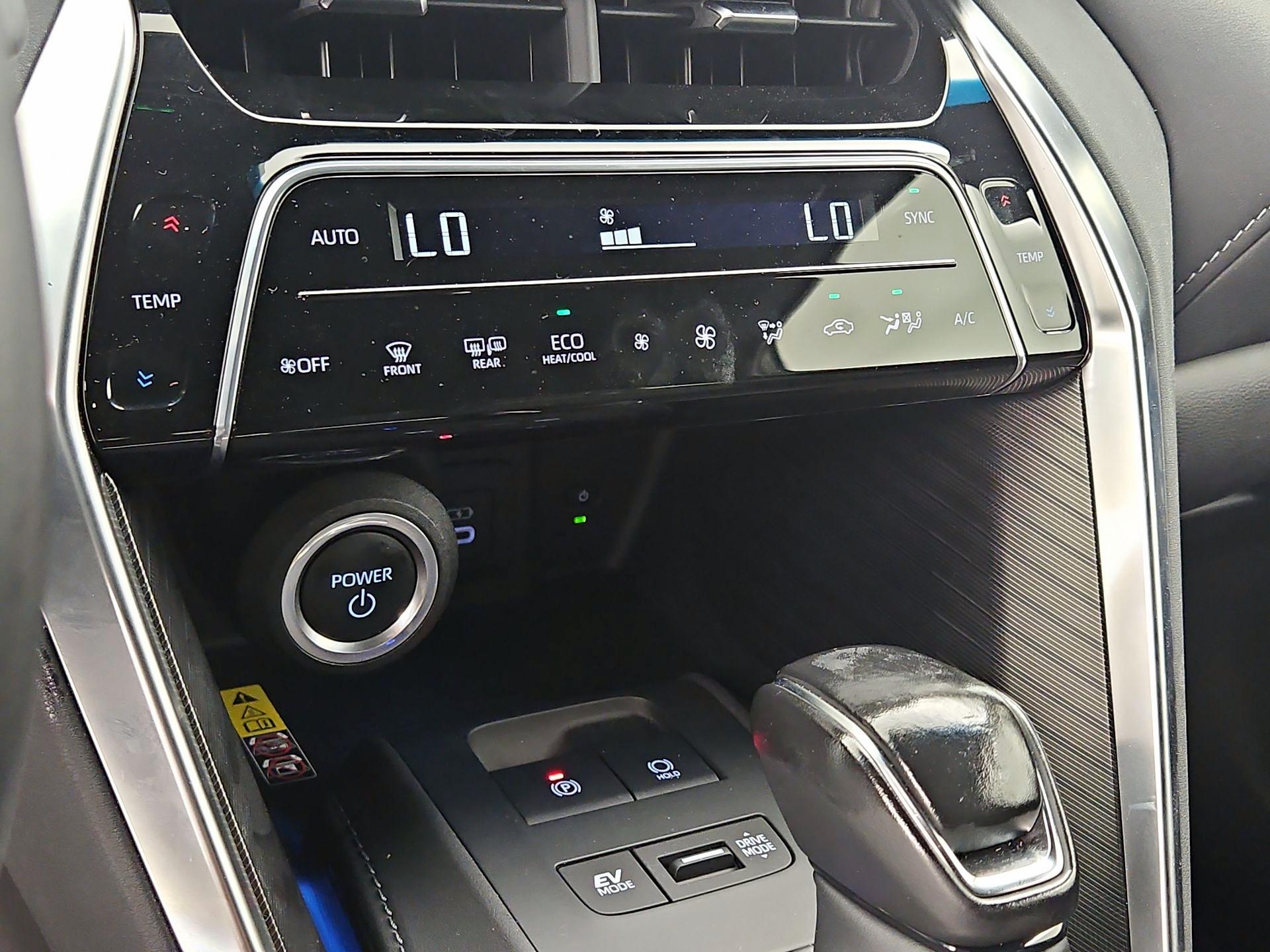 Thumbnail: 2023 Toyota Venza - 16