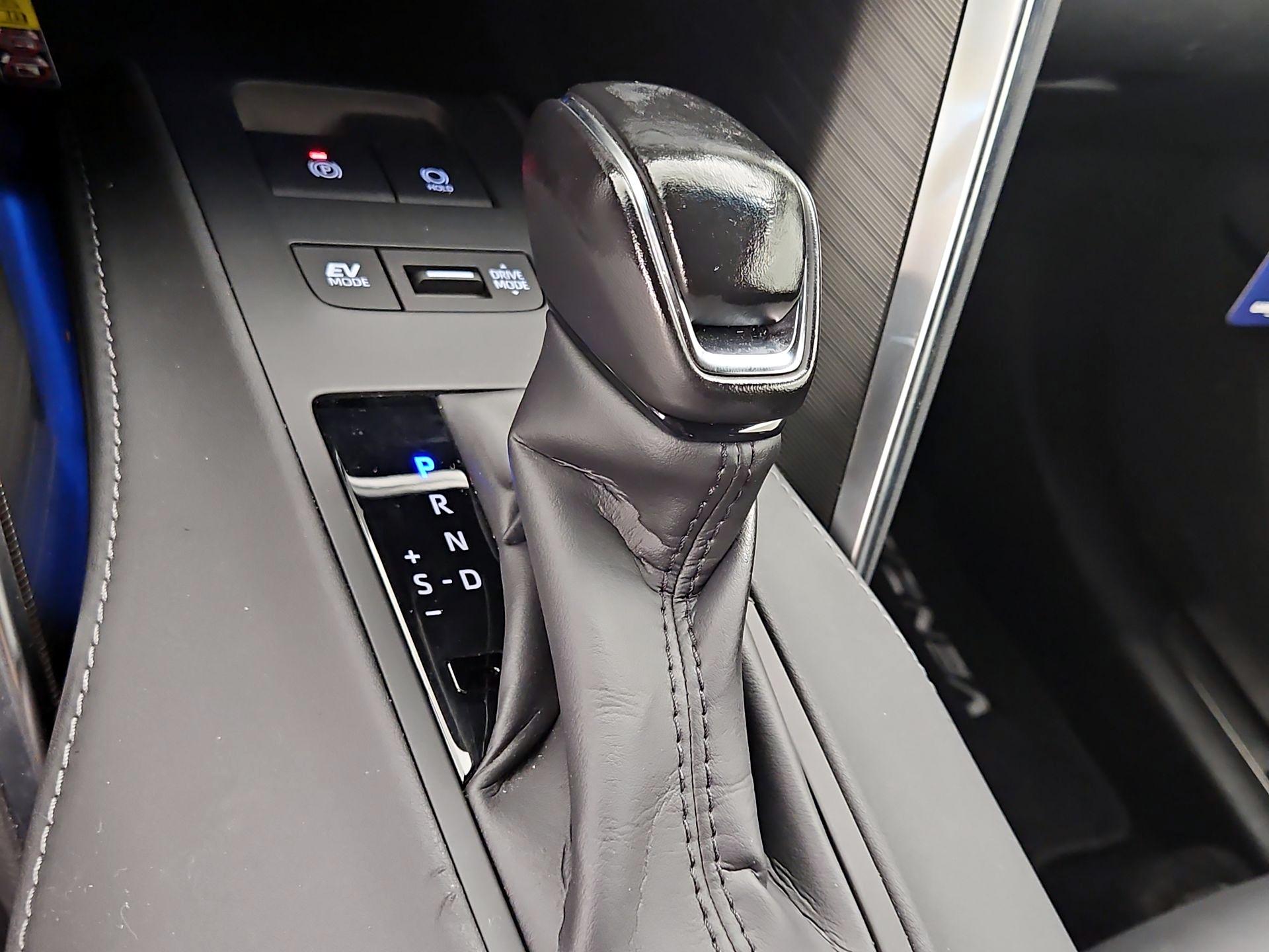 Thumbnail: 2023 Toyota Venza - 17