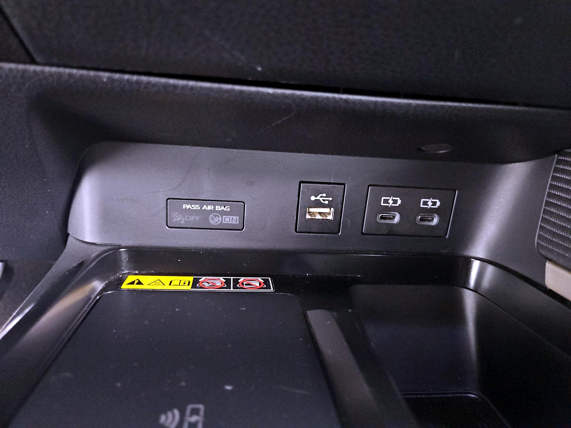 Thumbnail: 2025 Toyota Camry - 18