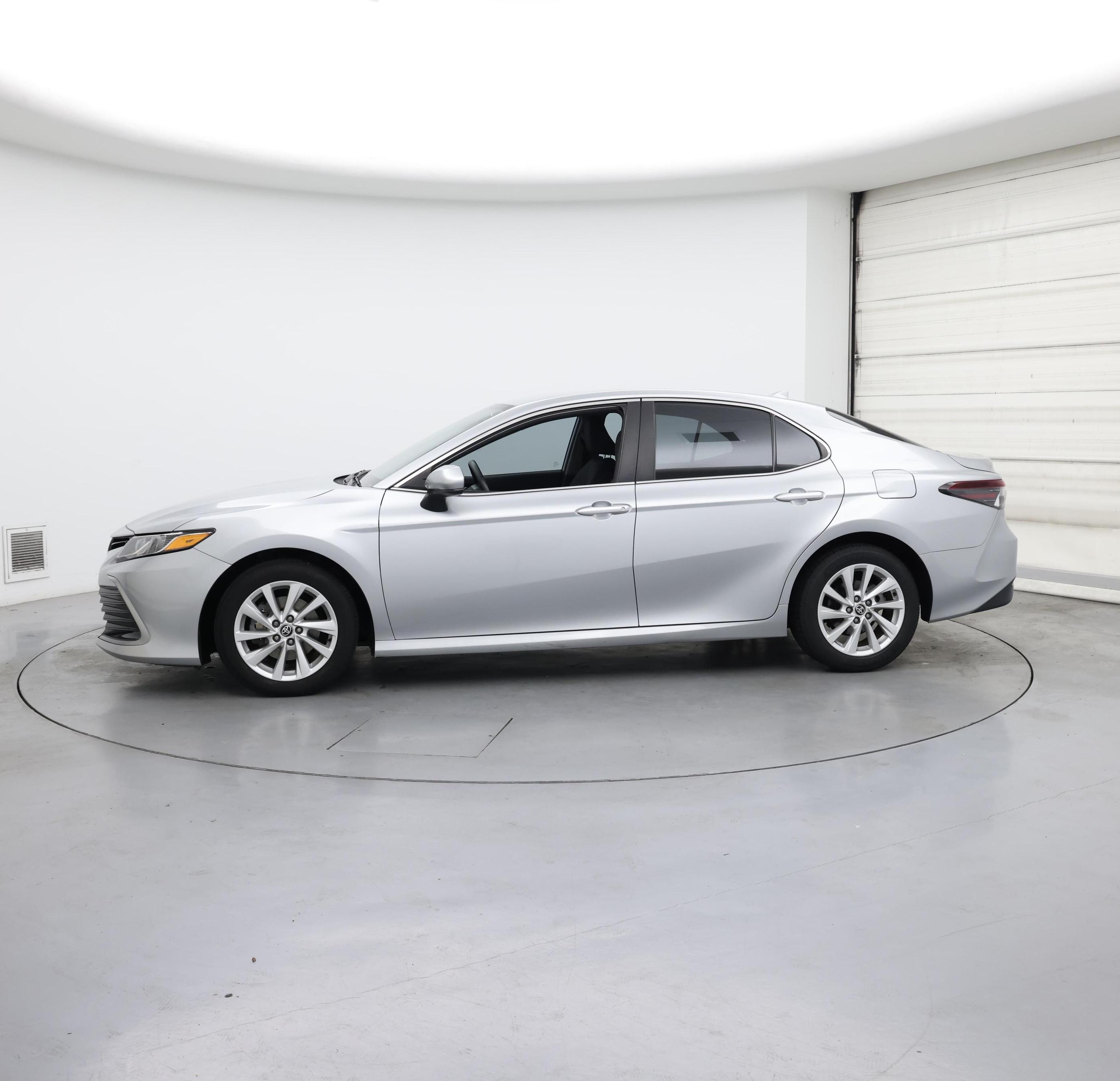 Thumbnail: 2021 Toyota Camry - 3