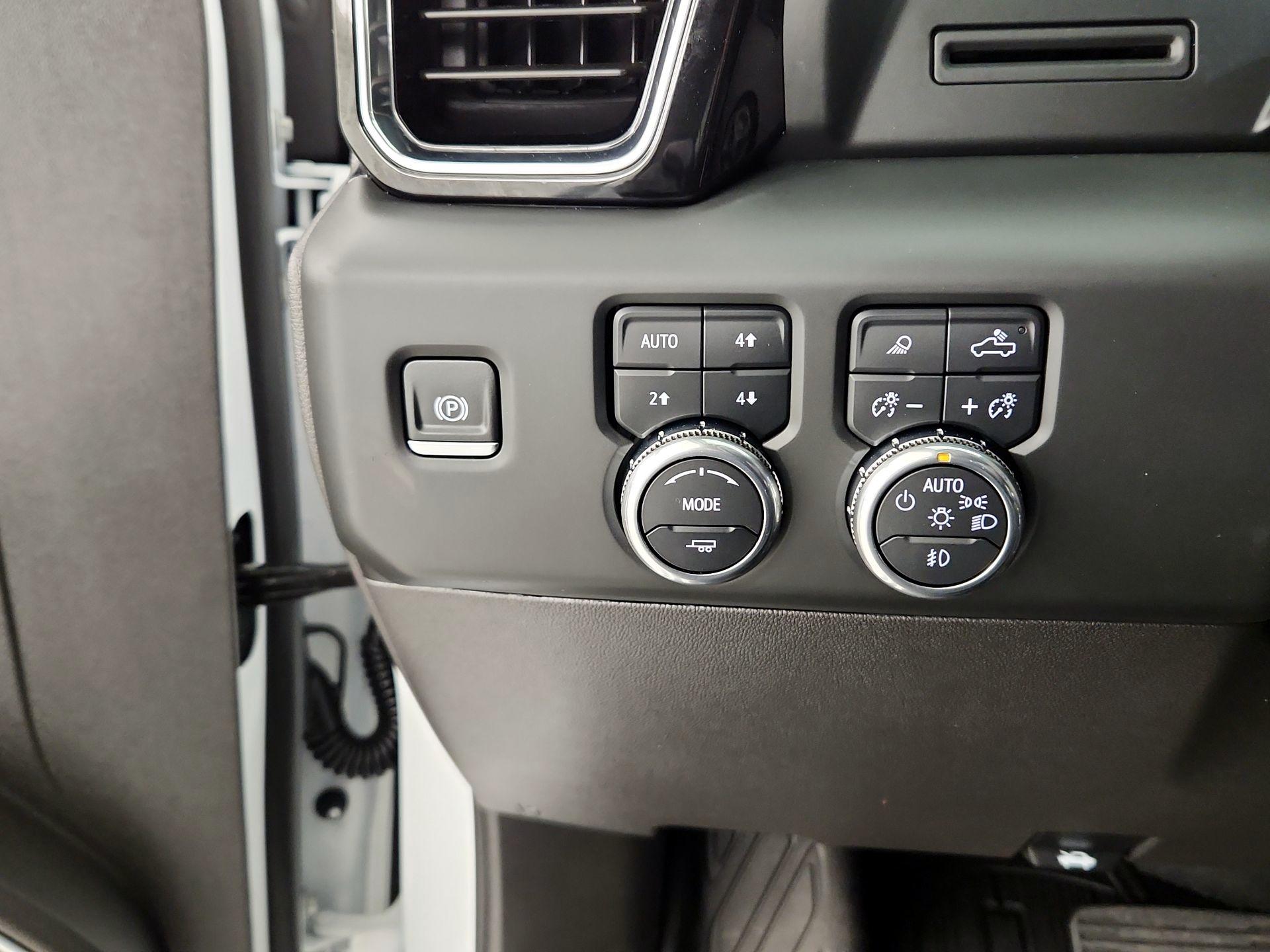 Thumbnail: 2024 GMC Sierra 1500 - 13
