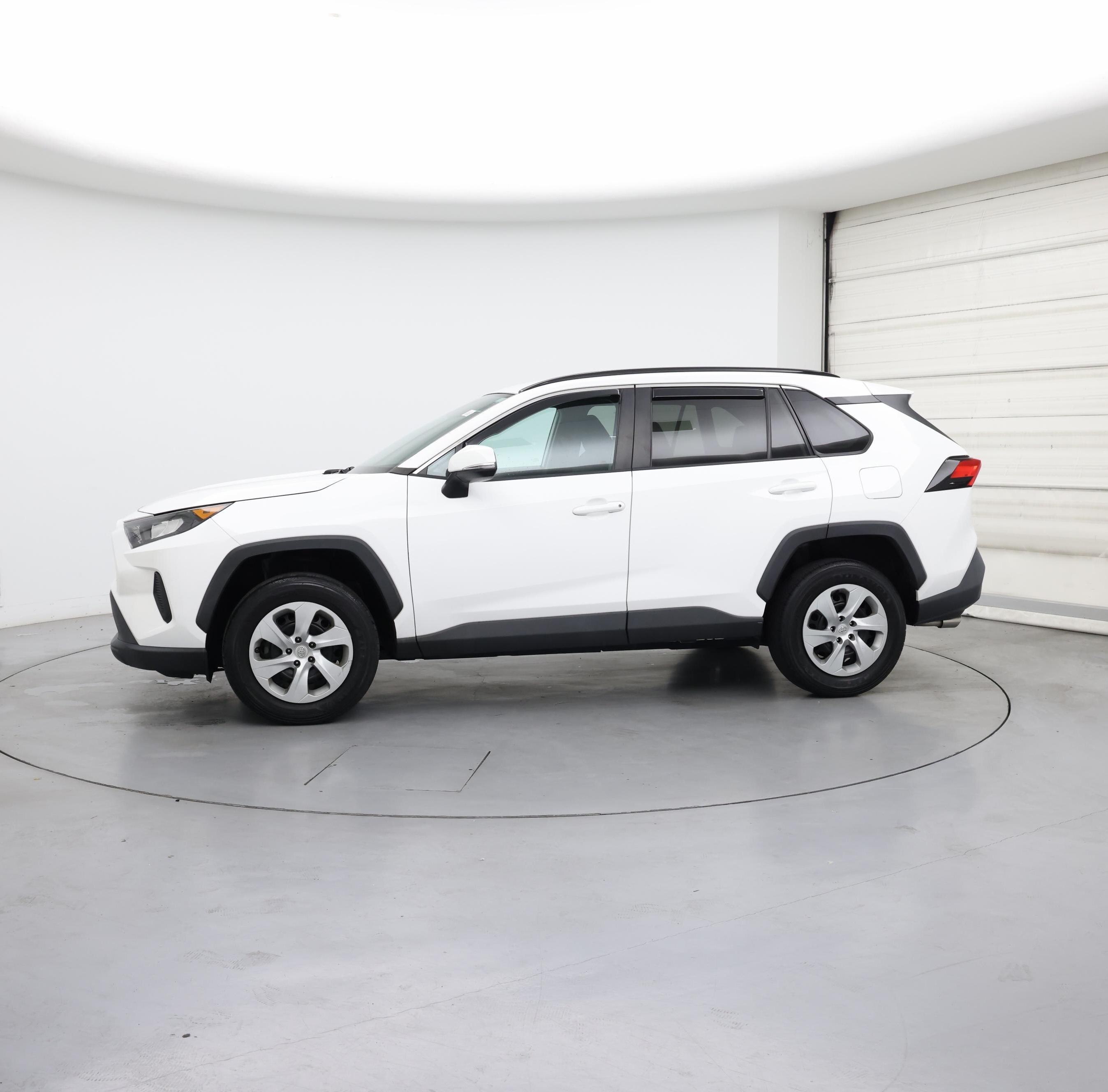 Thumbnail: 2020 Toyota RAV4 - 3