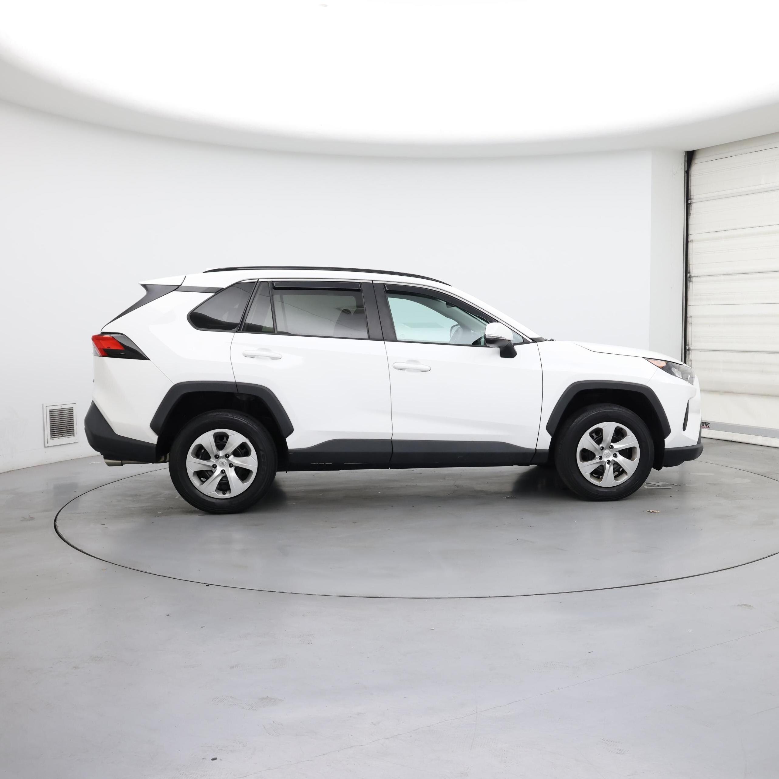 Thumbnail: 2020 Toyota RAV4 - 7