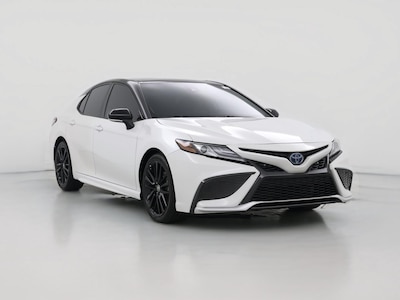 White 2022 Toyota Camry Hybrid XSE