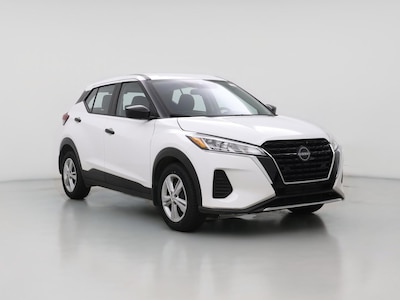 White 2023 Nissan Kicks S