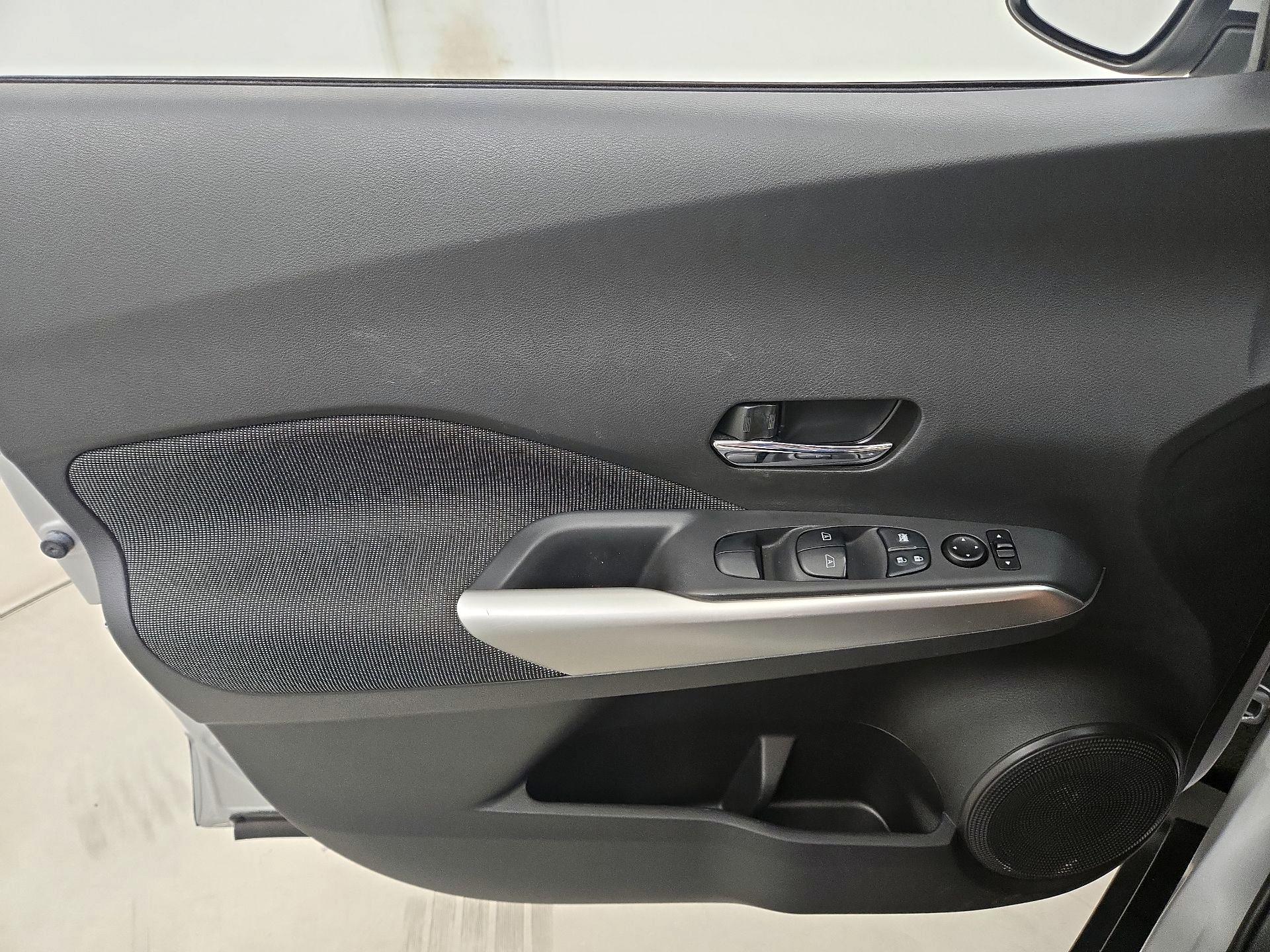 Thumbnail: 2020 Nissan Kicks - 12