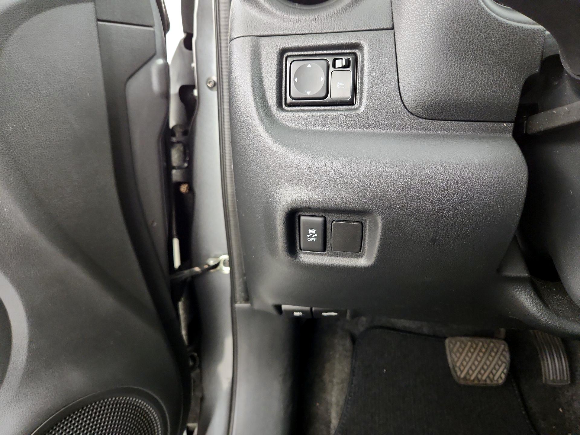Thumbnail: 2016 Nissan Versa - 13