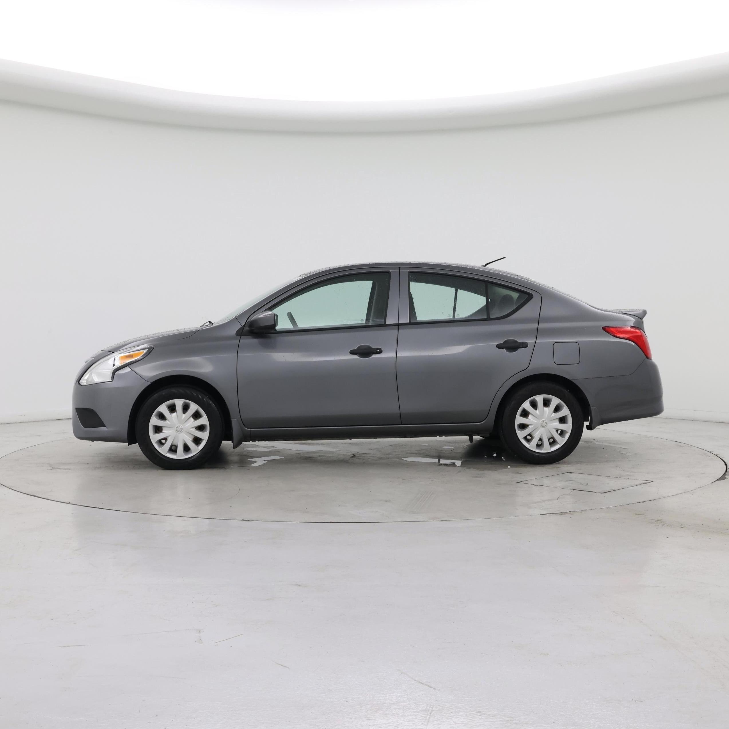 Thumbnail: 2016 Nissan Versa - 3