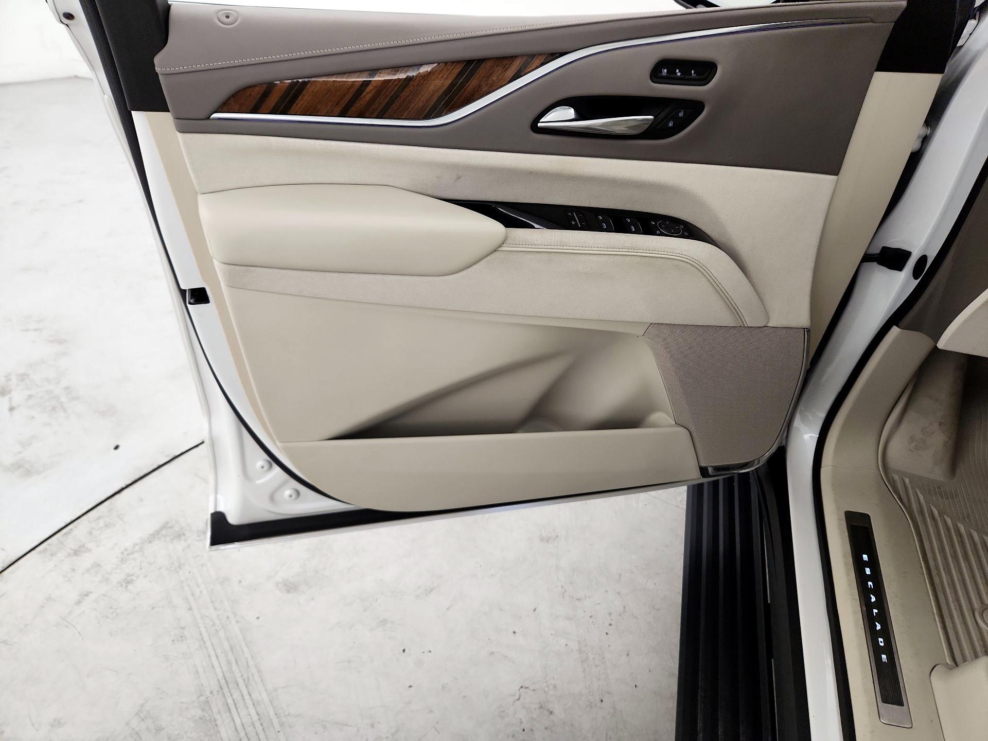 Thumbnail: 2021 Cadillac Escalade - 12